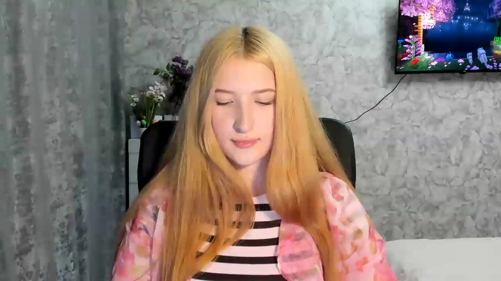 Gallery image thumbnail from Ilona_Here's myfreecams stream on, 05/04/2026, 18:20 image 2 of 20