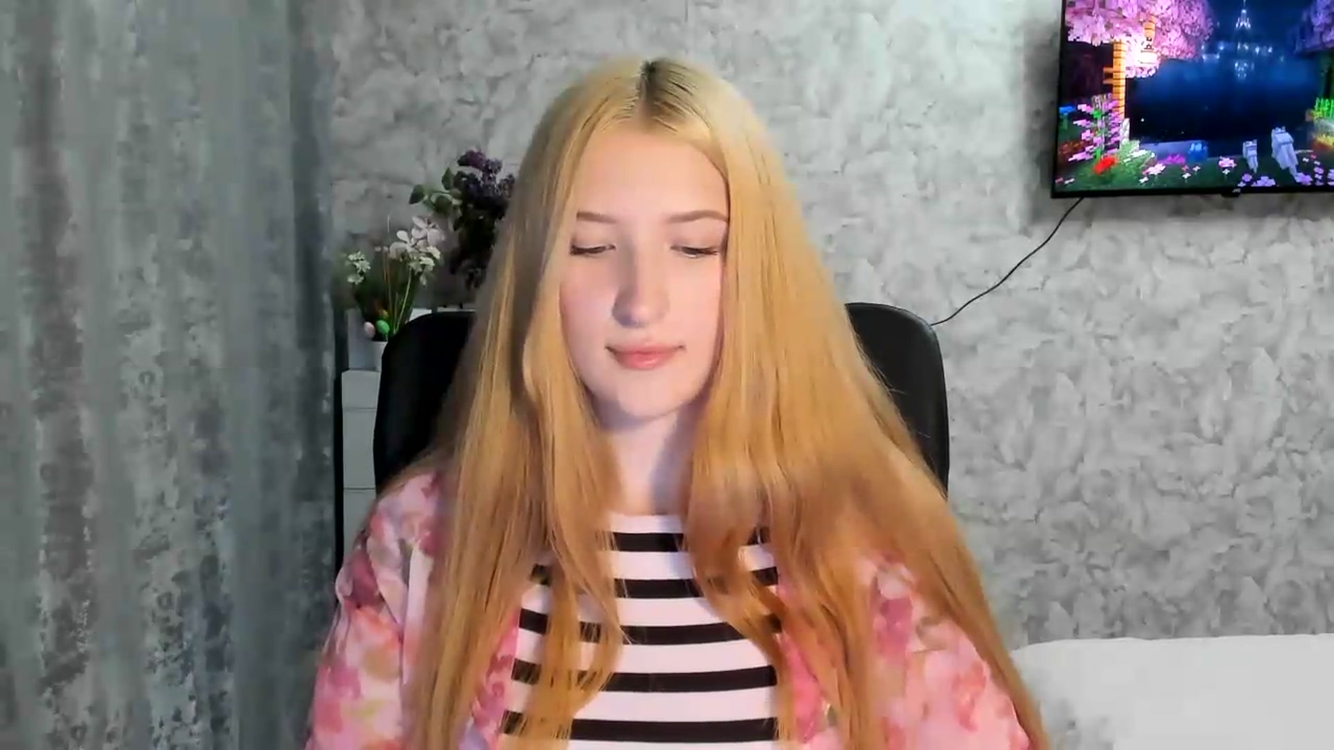 Gallery image thumbnail from Ilona_Here's myfreecams stream on, 05/04/2026, 18:20 image 13 of 20