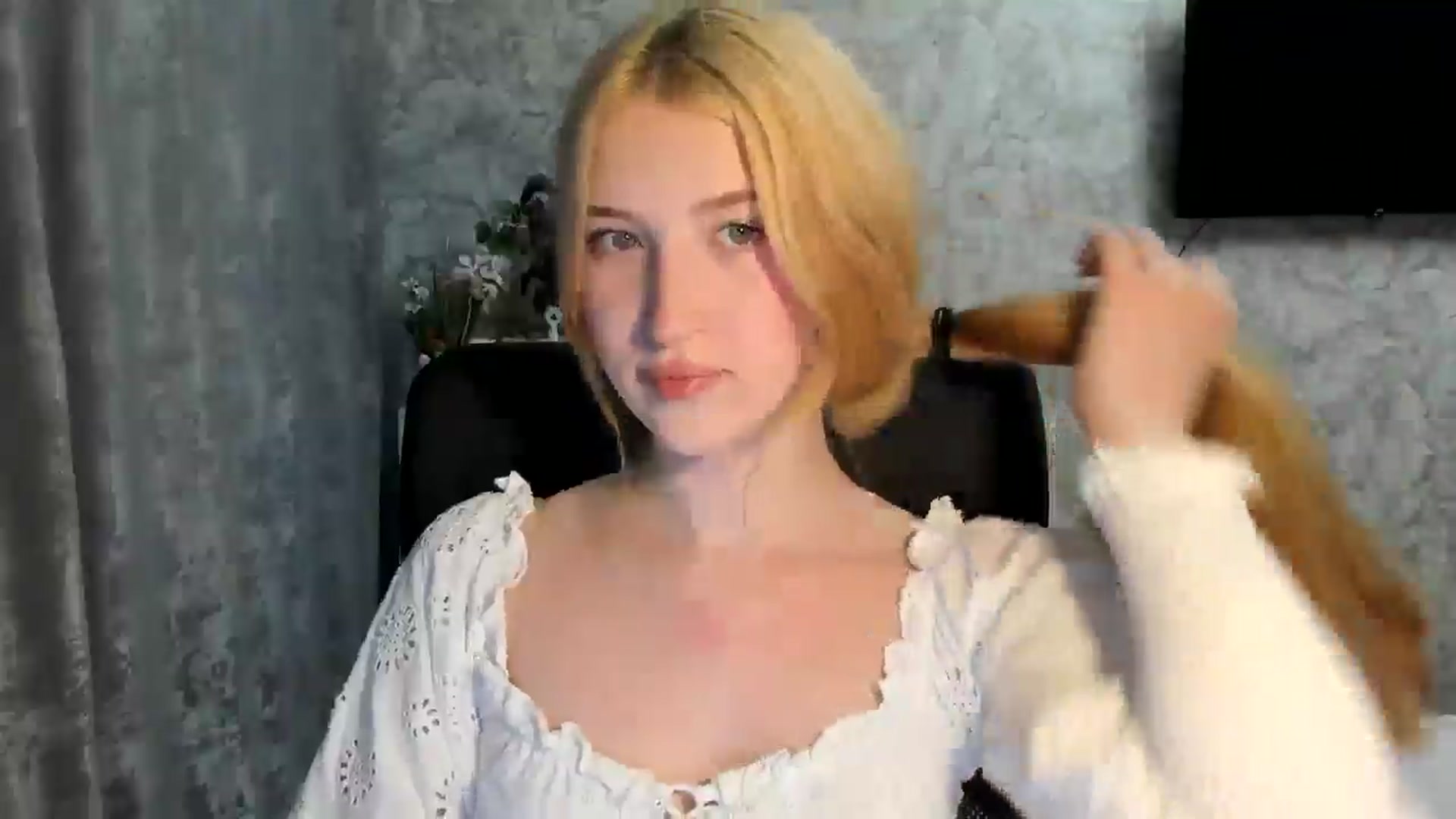Gallery image thumbnail from Ilona_Here's myfreecams stream on, 05/08/2026, 17:22 image 4 of 20
