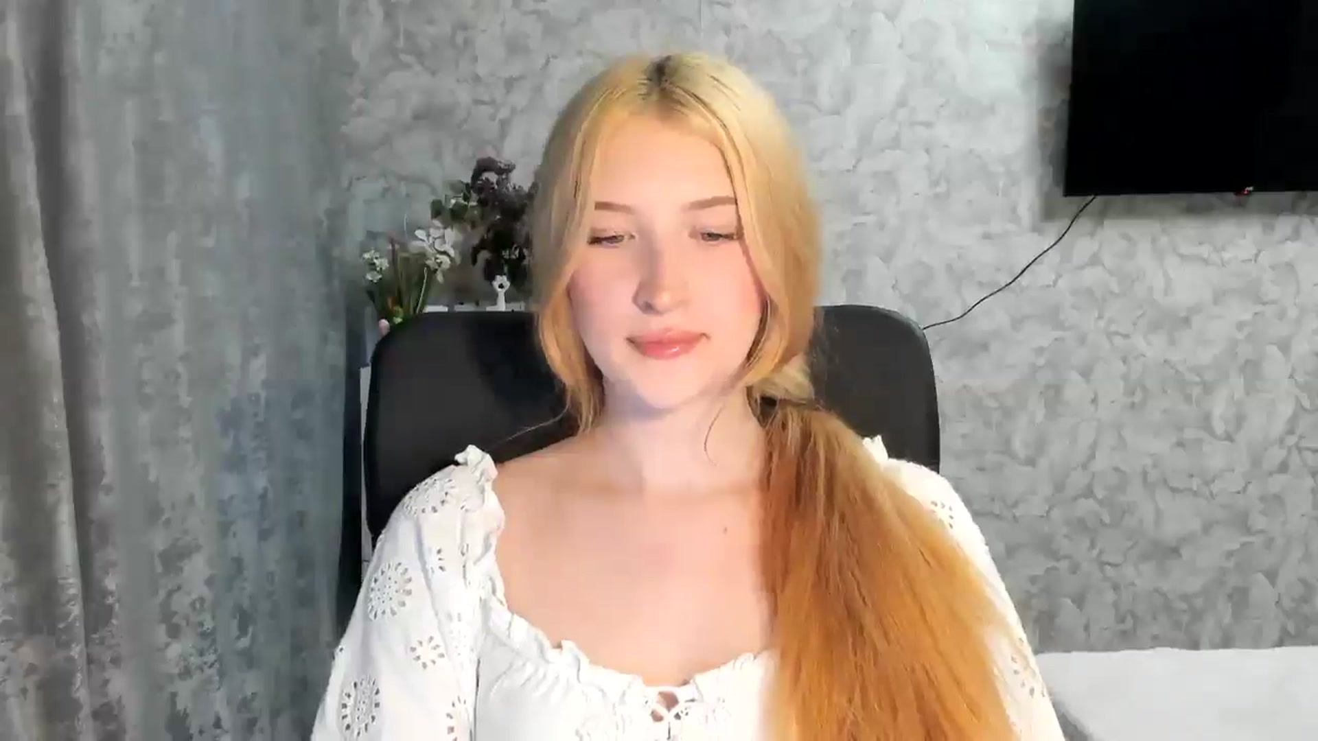 Gallery image thumbnail from Ilona_Here's myfreecams stream on, 05/08/2026, 17:22 image 10 of 20