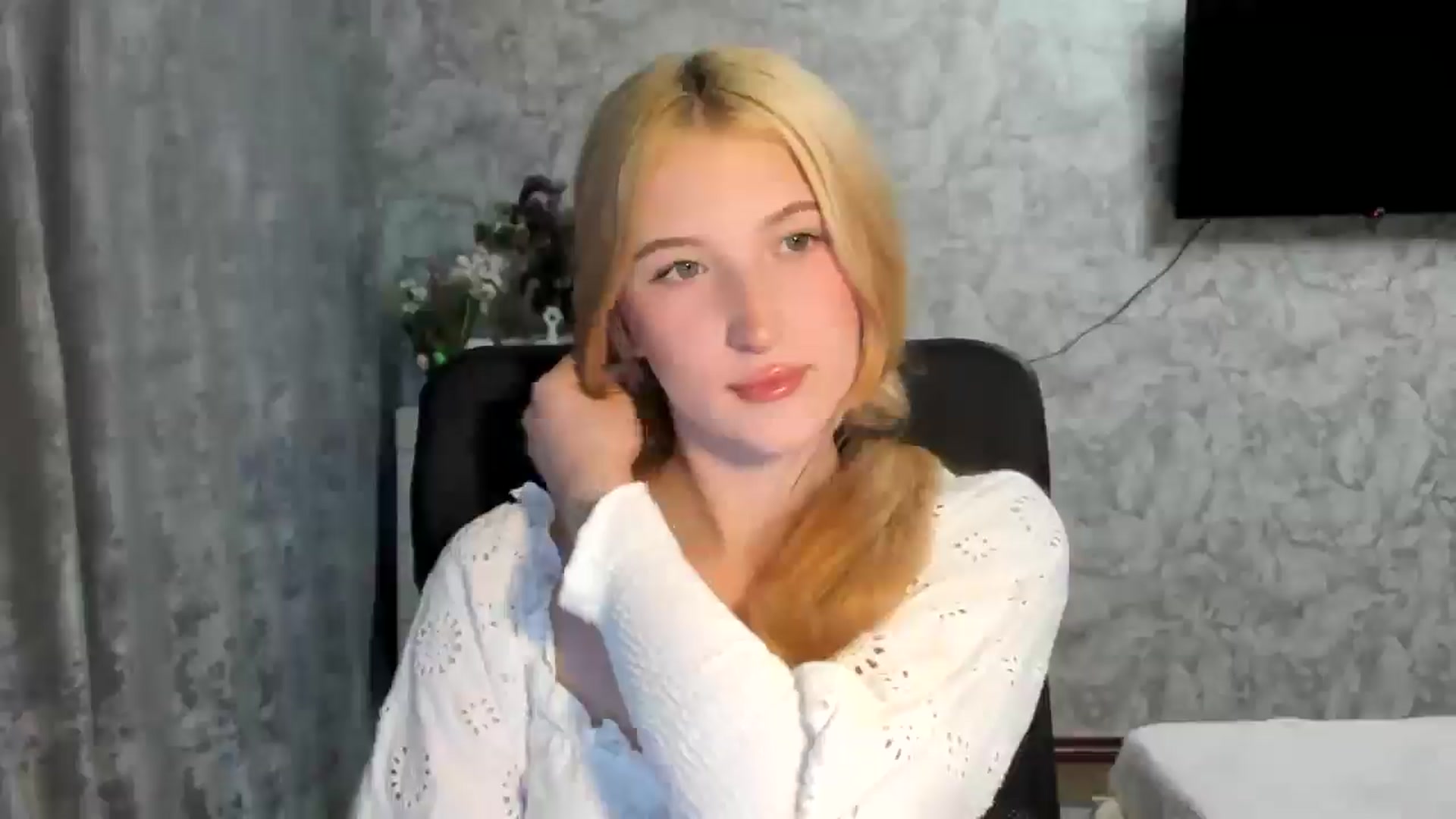 Gallery image thumbnail from Ilona_Here's myfreecams stream on, 05/08/2026, 17:22 image 6 of 20