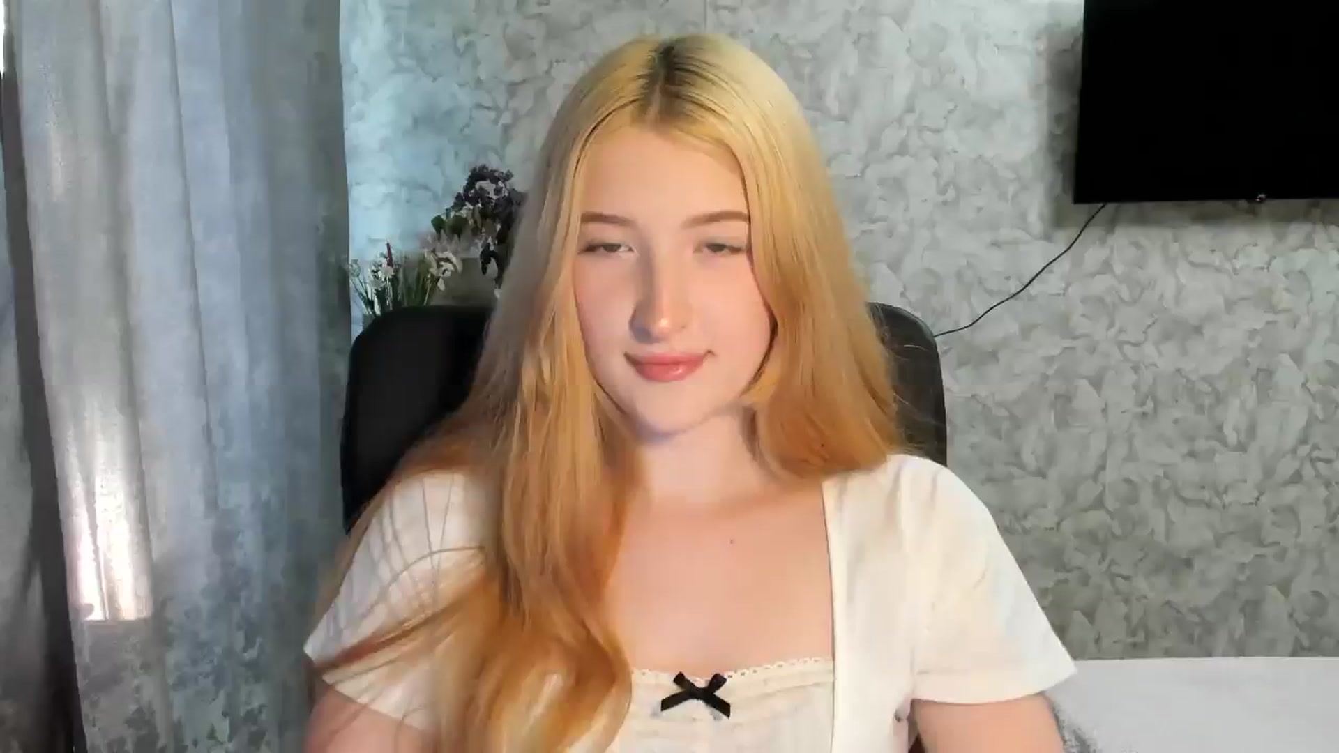 Gallery image thumbnail from Ilona_Here's myfreecams stream on, 05/09/2026, 16:11 image 11 of 20