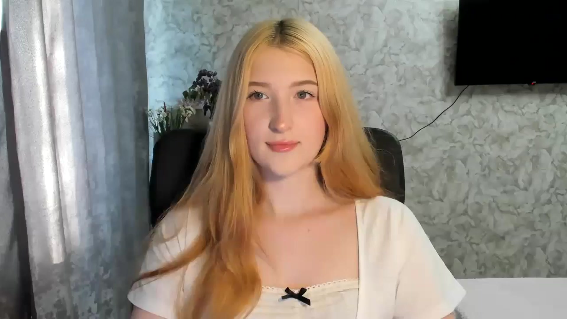 Gallery image thumbnail from Ilona_Here's myfreecams stream on, 05/09/2026, 16:11 image 7 of 20