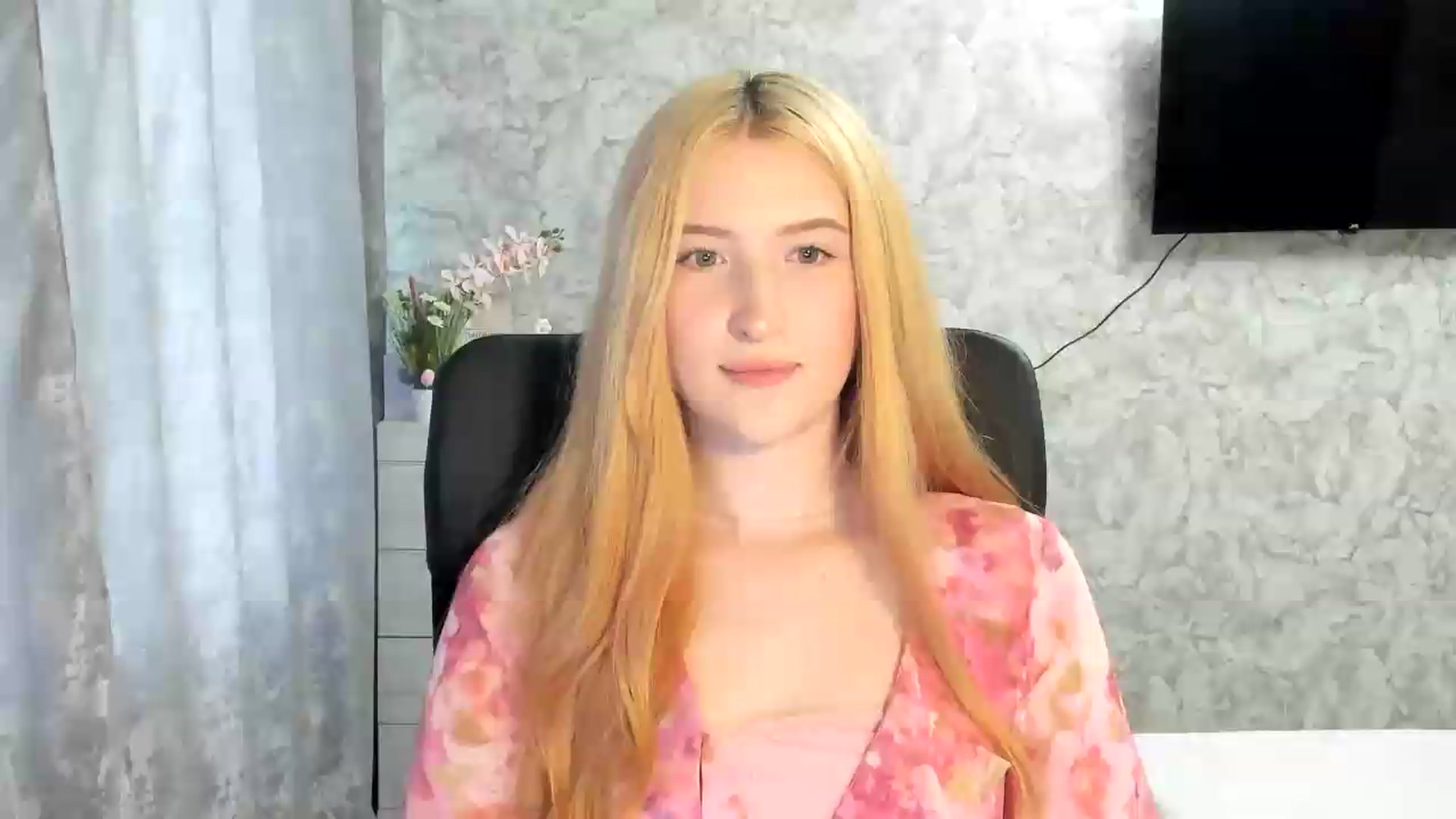 Gallery image thumbnail from Ilona_Here's myfreecams stream on, 05/13/2026, 13:01 image 5 of 20
