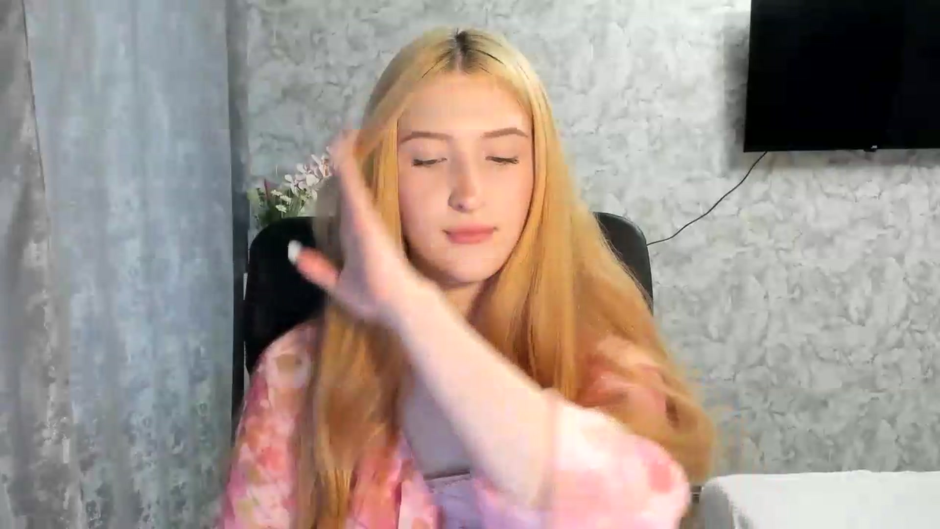 Gallery image thumbnail from Ilona_Here's myfreecams stream on, 05/13/2026, 13:53 image 15 of 20