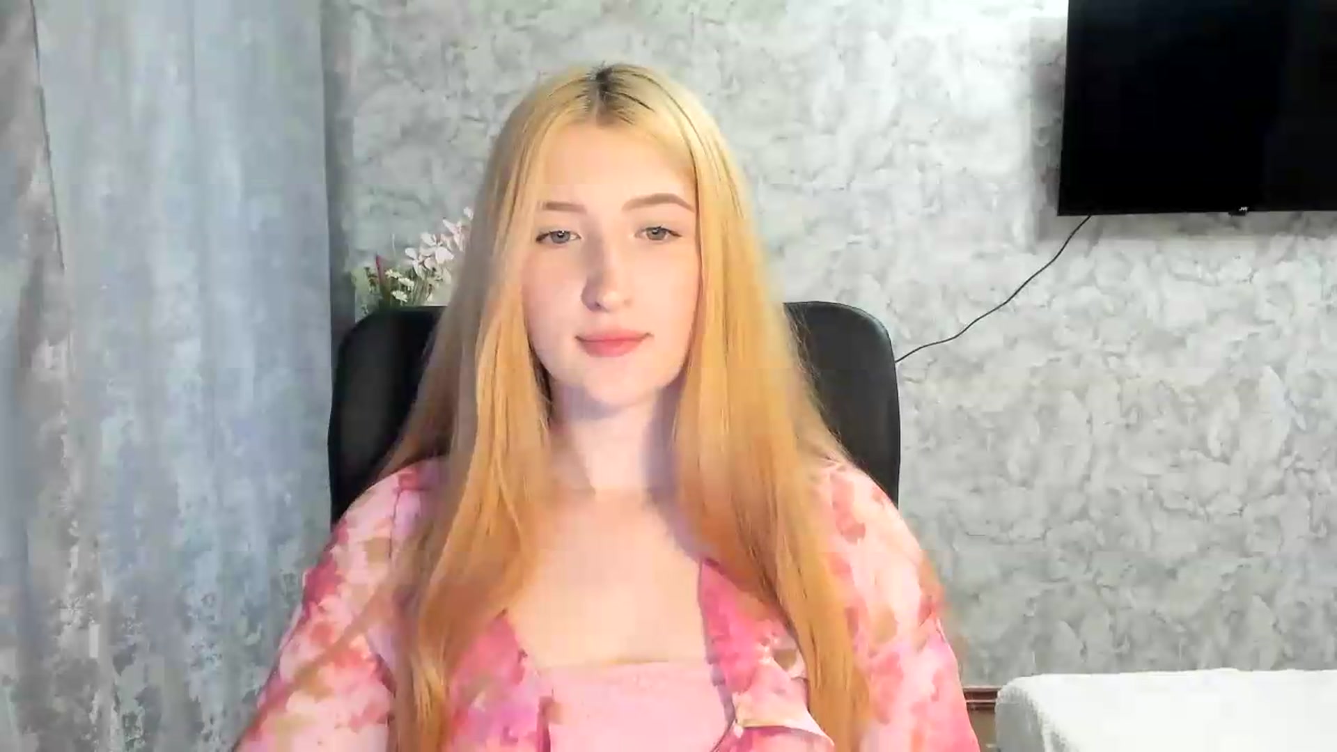 Gallery image thumbnail from Ilona_Here's myfreecams stream on, 05/13/2026, 13:53 image 5 of 20