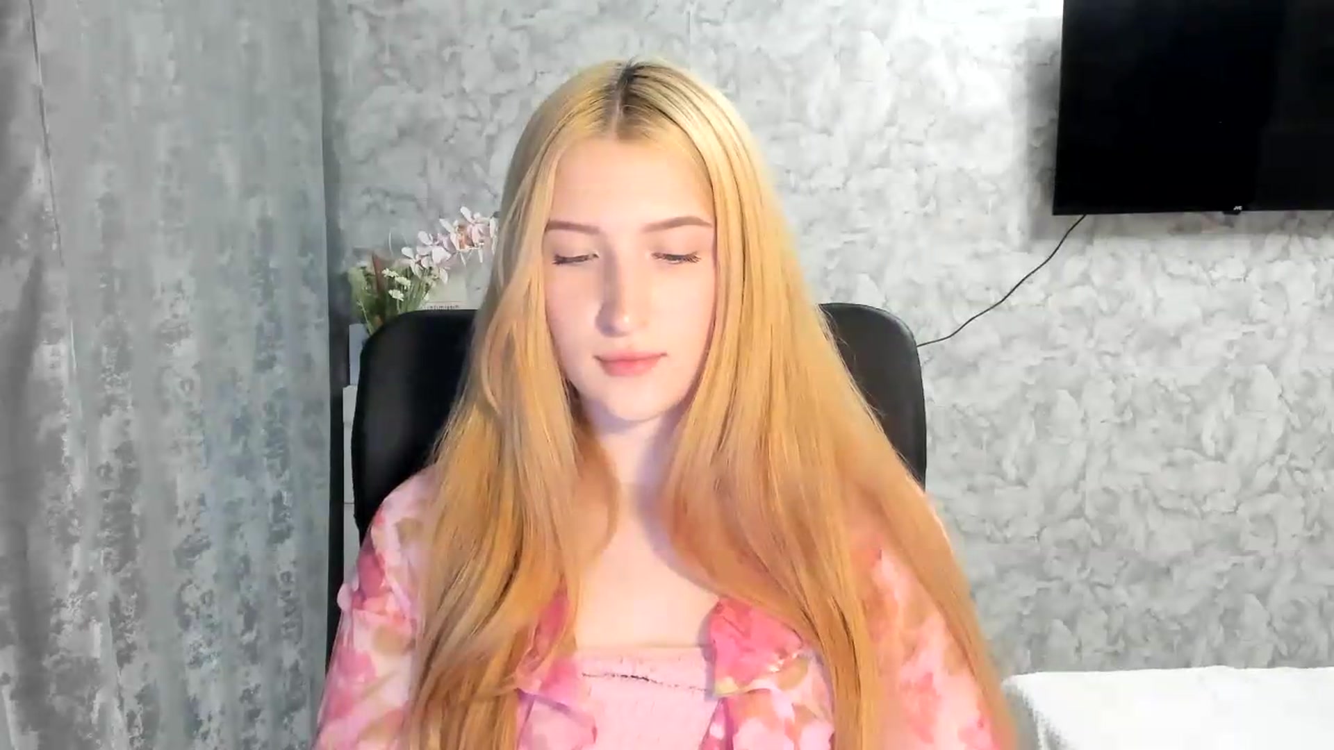 Gallery image thumbnail from Ilona_Here's myfreecams stream on, 05/13/2026, 15:04 image 20 of 20
