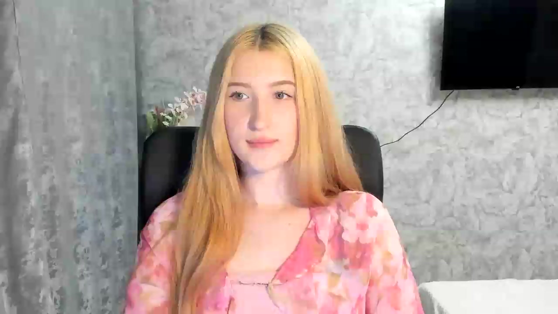 Gallery image thumbnail from Ilona_Here's myfreecams stream on, 05/13/2026, 15:04 image 8 of 20
