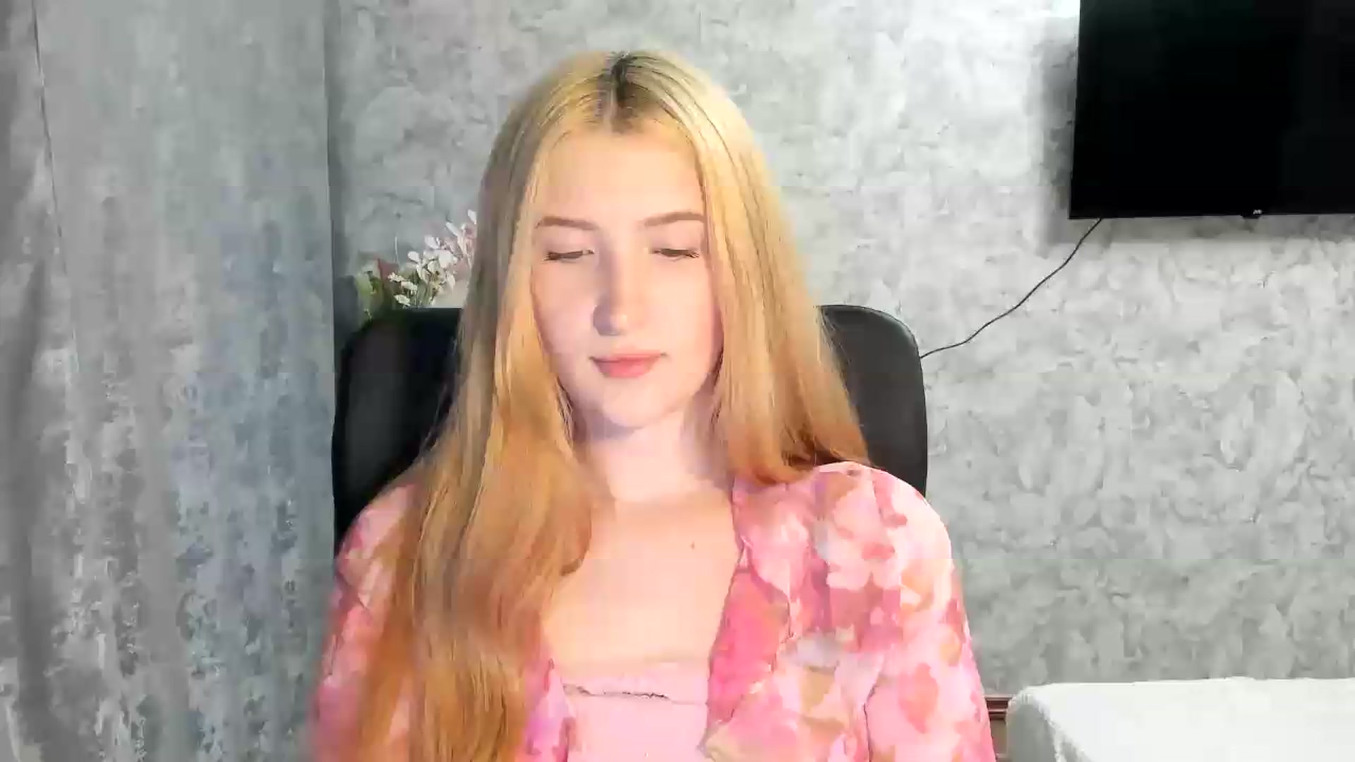 Gallery image thumbnail from Ilona_Here's myfreecams stream on, 05/13/2026, 15:04 image 1 of 20