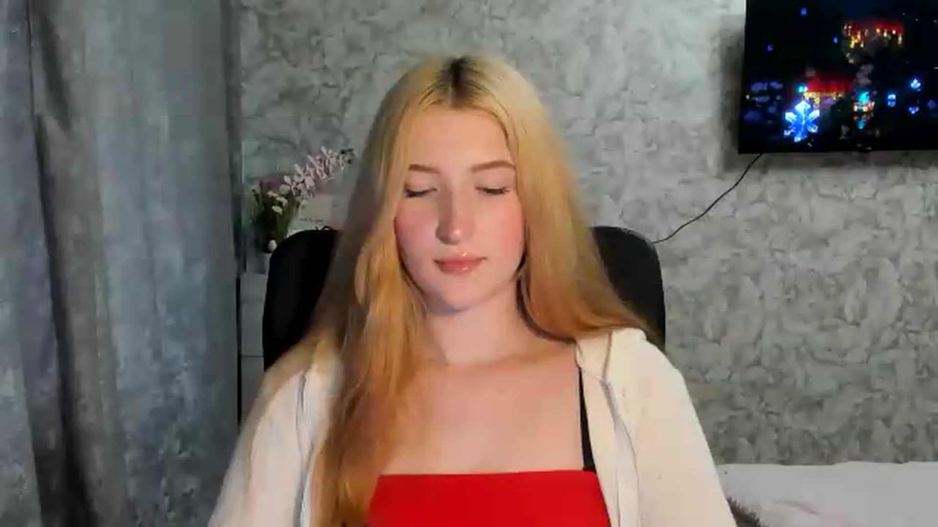 Gallery image thumbnail from Ilona_Here's myfreecams stream on, 05/15/2026, 16:13 image 15 of 20