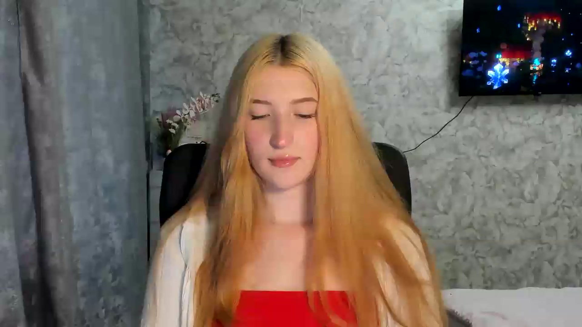 Gallery image thumbnail from Ilona_Here's myfreecams stream on, 05/15/2026, 16:13 image 11 of 20