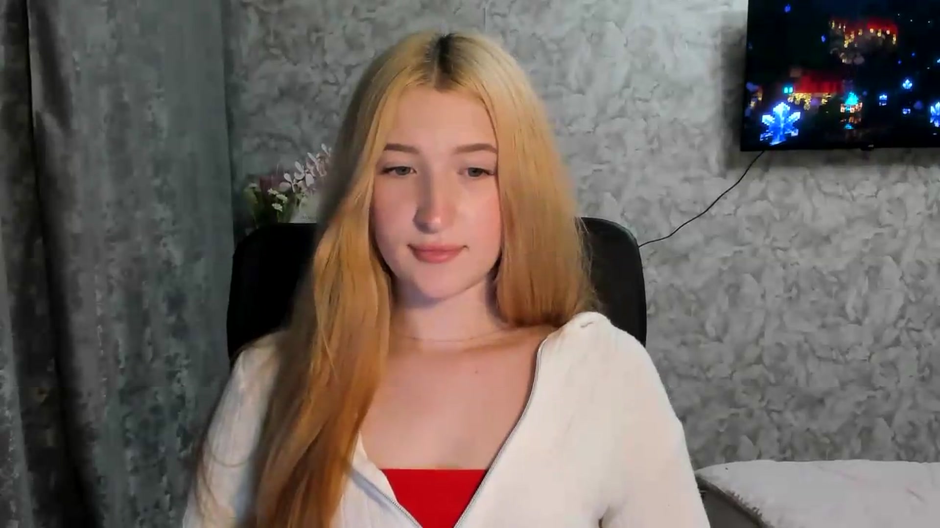 Gallery image thumbnail from Ilona_Here's myfreecams stream on, 05/15/2026, 18:47 image 17 of 20