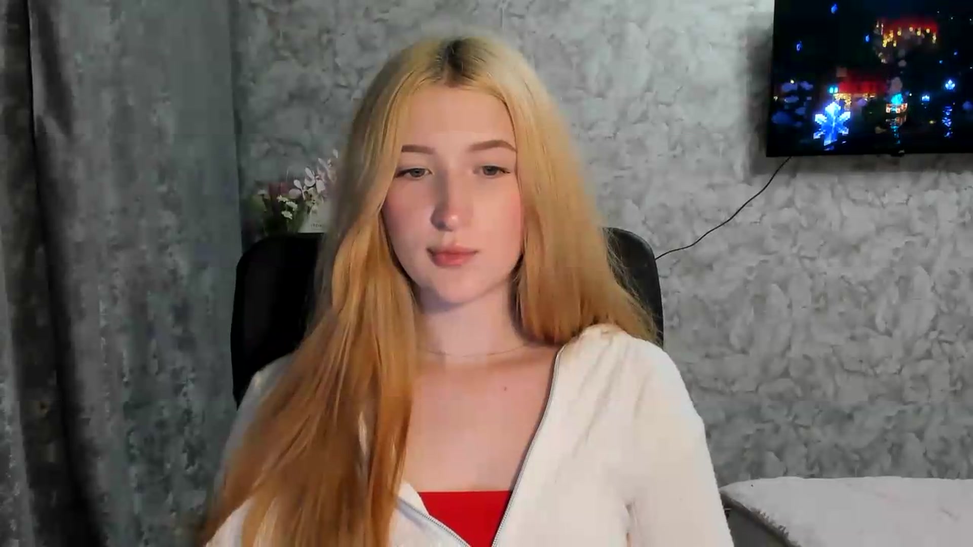 Gallery image thumbnail from Ilona_Here's myfreecams stream on, 05/15/2026, 18:47 image 18 of 20