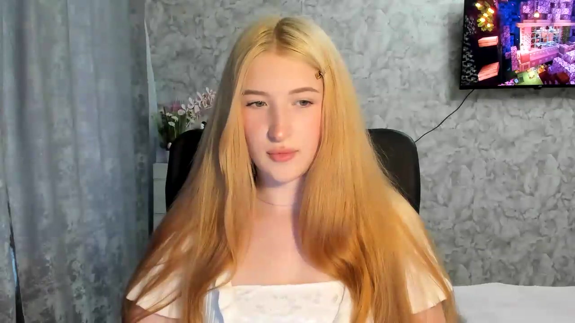Gallery image thumbnail from Ilona_Here's myfreecams stream on, 05/19/2026, 15:24 image 2 of 20