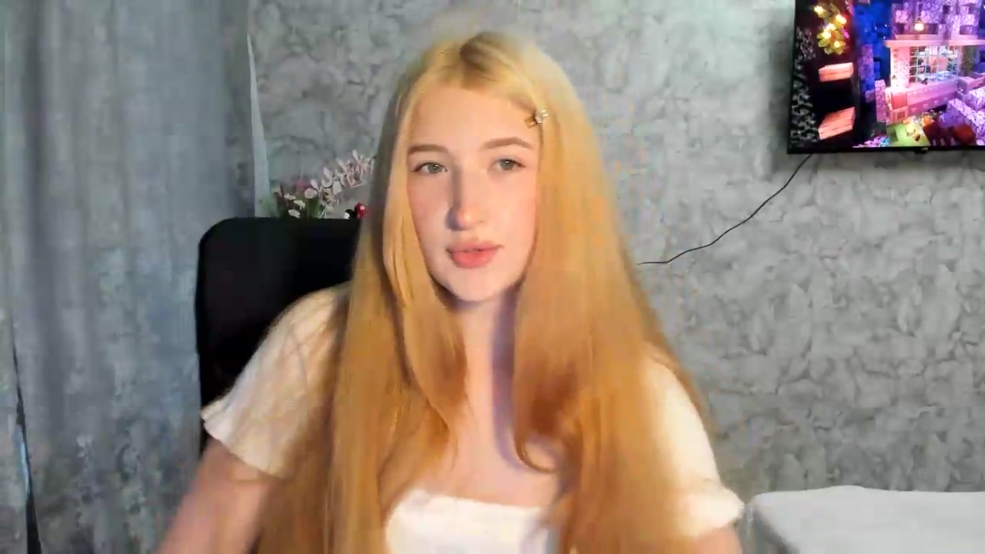 Gallery image thumbnail from Ilona_Here's myfreecams stream on, 05/19/2026, 15:24 image 8 of 20