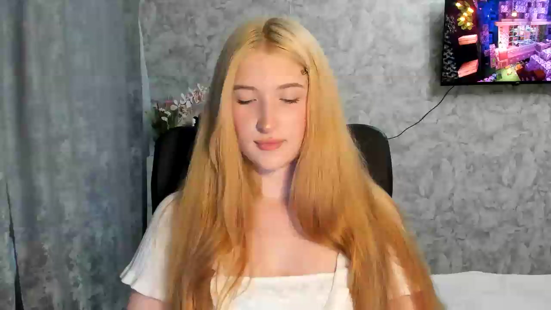 Gallery image thumbnail from Ilona_Here's myfreecams stream on, 05/19/2026, 15:24 image 12 of 20