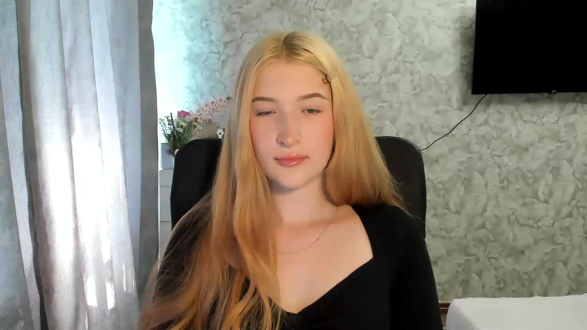 Gallery image thumbnail from Ilona_Here's myfreecams stream on, 05/23/2026, 14:08 image 2 of 20
