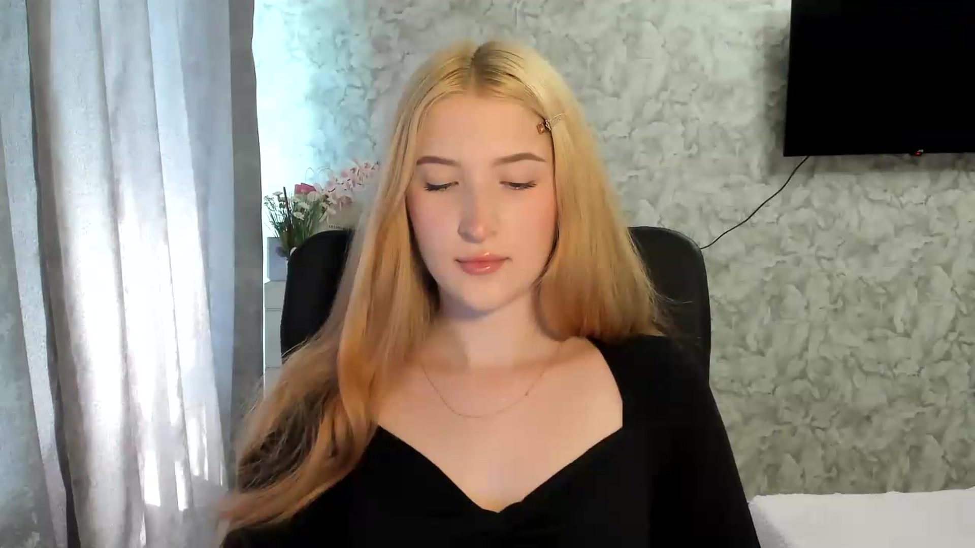 Gallery image thumbnail from Ilona_Here's myfreecams stream on, 05/23/2026, 14:08 image 4 of 20
