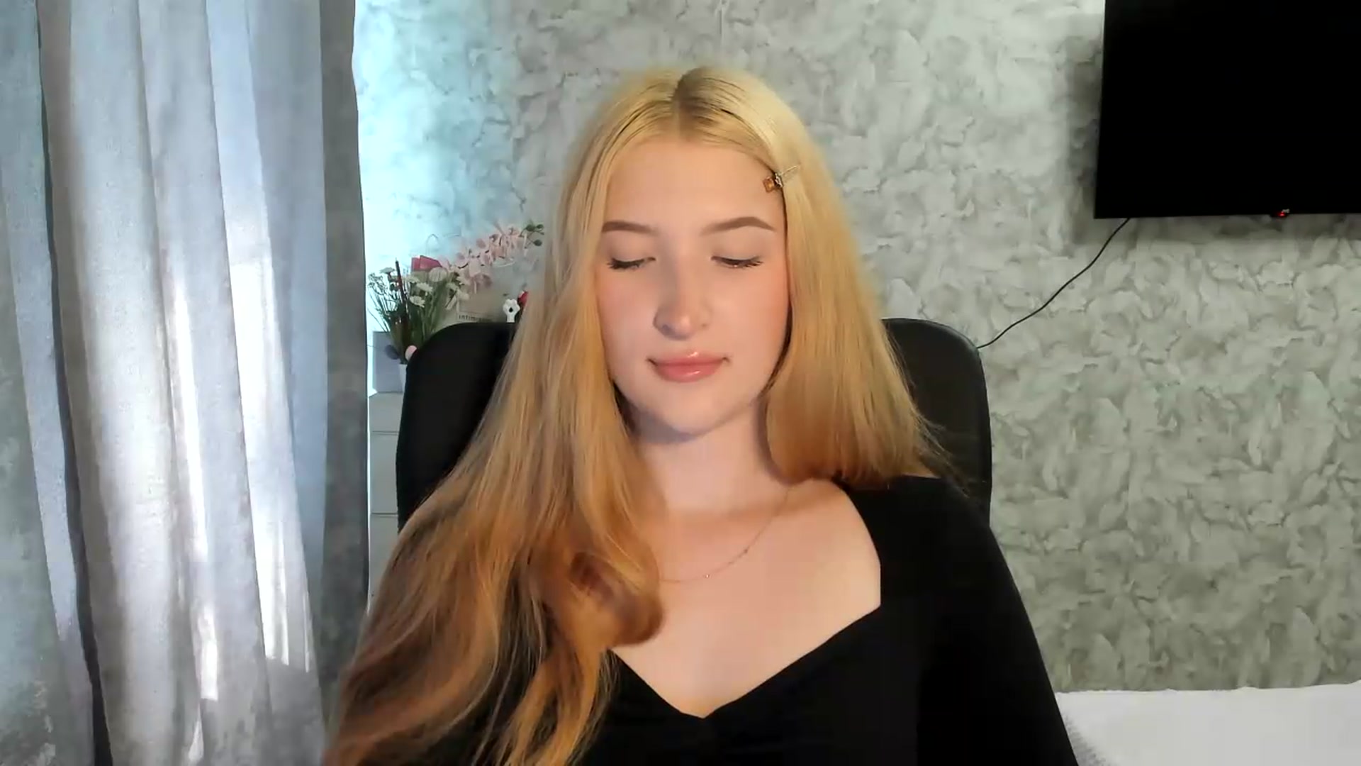 Gallery image thumbnail from Ilona_Here's myfreecams stream on, 05/23/2026, 14:08 image 8 of 20