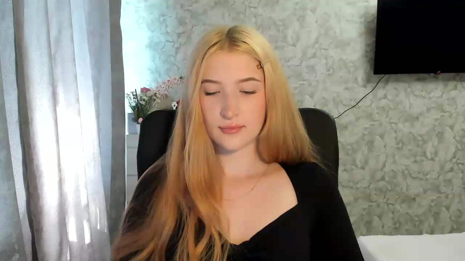 Gallery image thumbnail from Ilona_Here's myfreecams stream on, 05/23/2026, 14:08 image 3 of 20