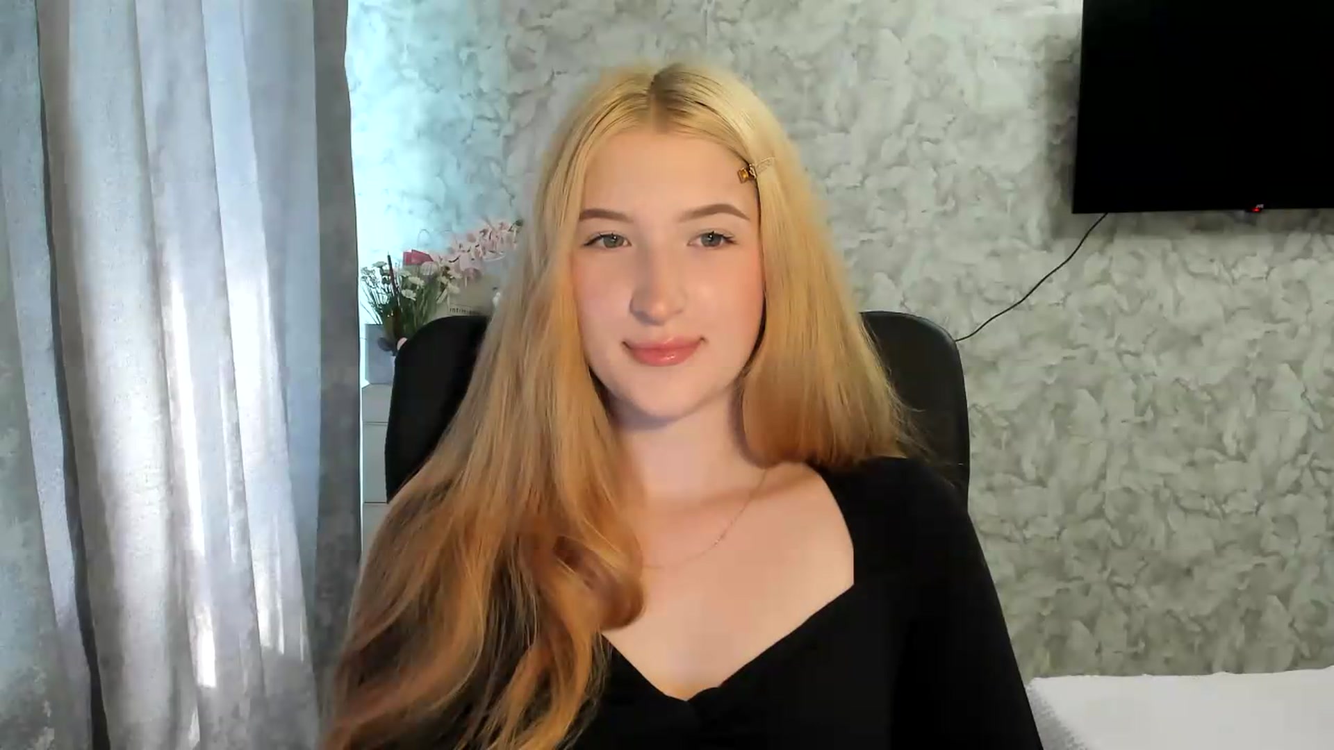 Gallery image thumbnail from Ilona_Here's myfreecams stream on, 05/23/2026, 14:08 image 6 of 20