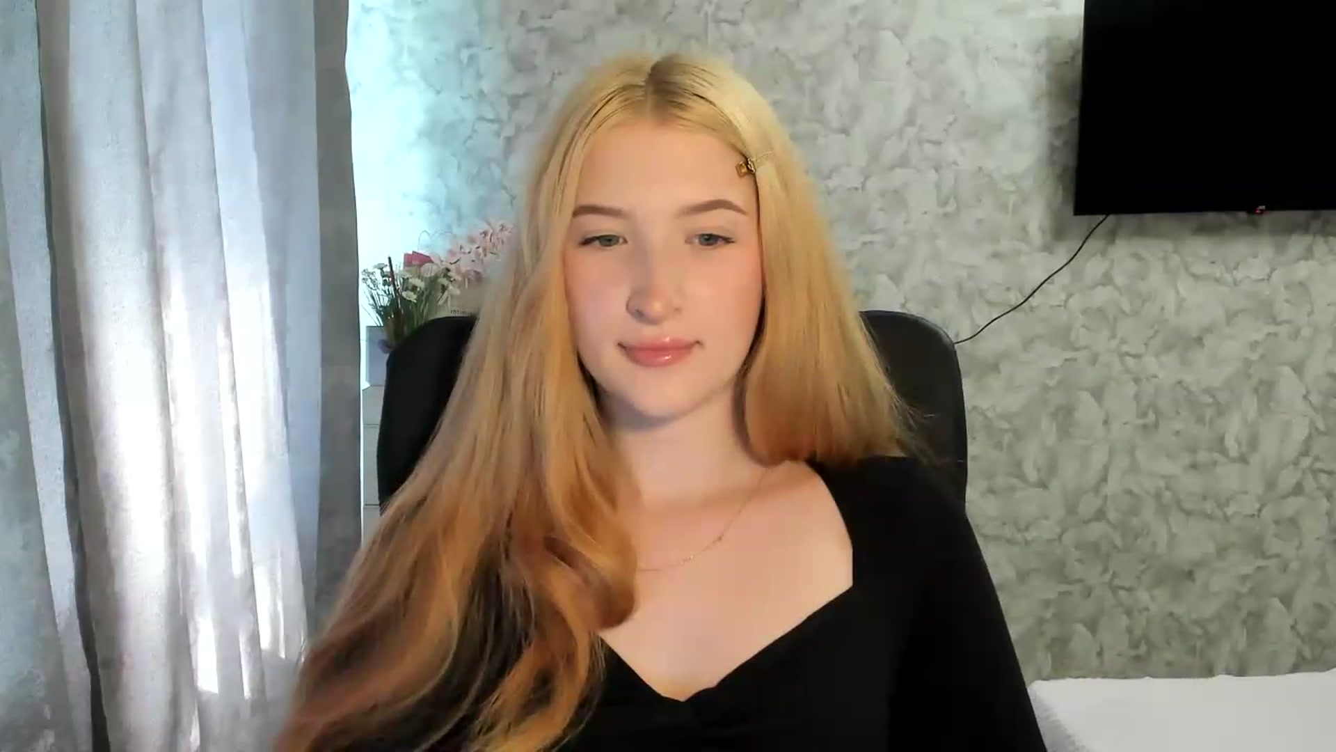 Gallery image thumbnail from Ilona_Here's myfreecams stream on, 05/23/2026, 14:08 image 5 of 20