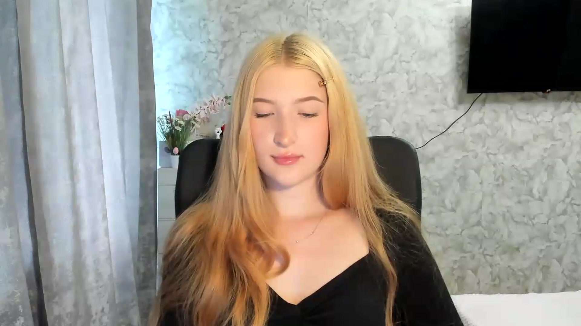 Gallery image thumbnail from Ilona_Here's myfreecams stream on, 05/23/2026, 14:08 image 20 of 20
