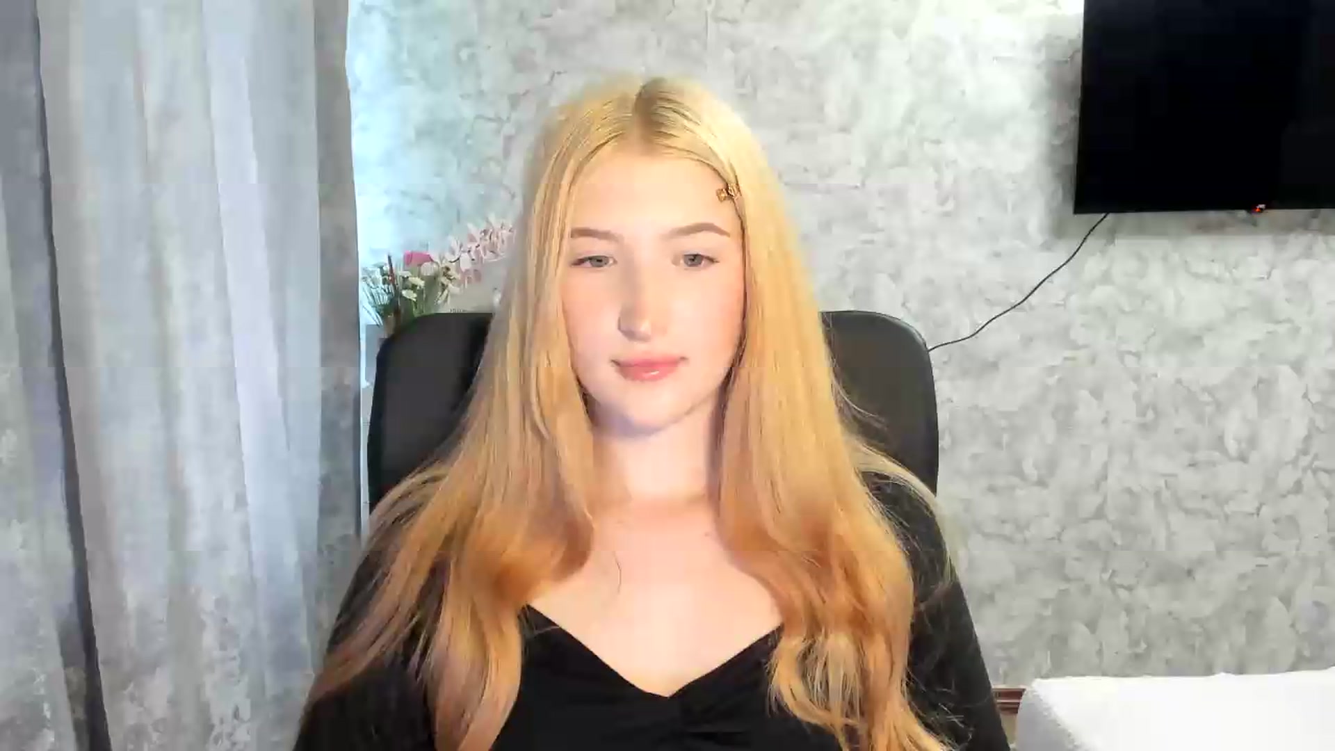 Gallery image thumbnail from Ilona_Here's myfreecams stream on, 05/23/2026, 14:57 image 15 of 20
