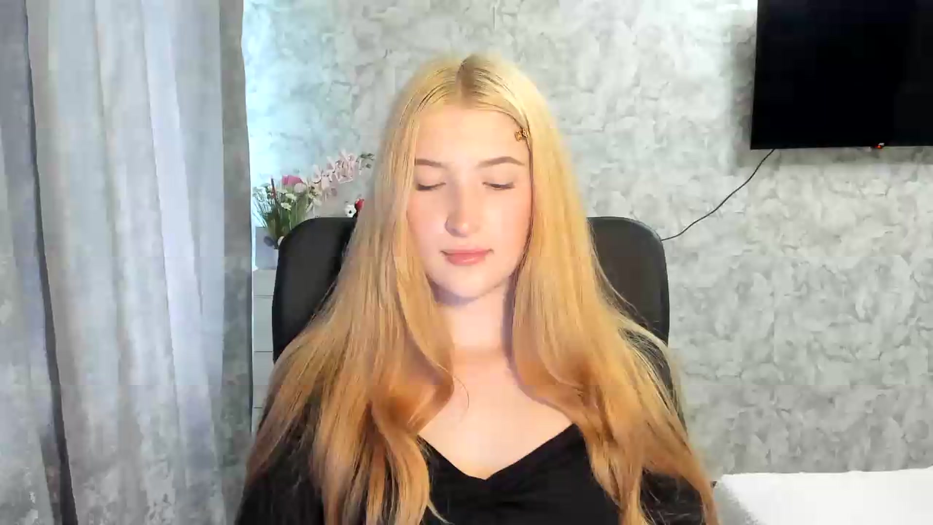 Gallery image thumbnail from Ilona_Here's myfreecams stream on, 05/23/2026, 14:57 image 7 of 20