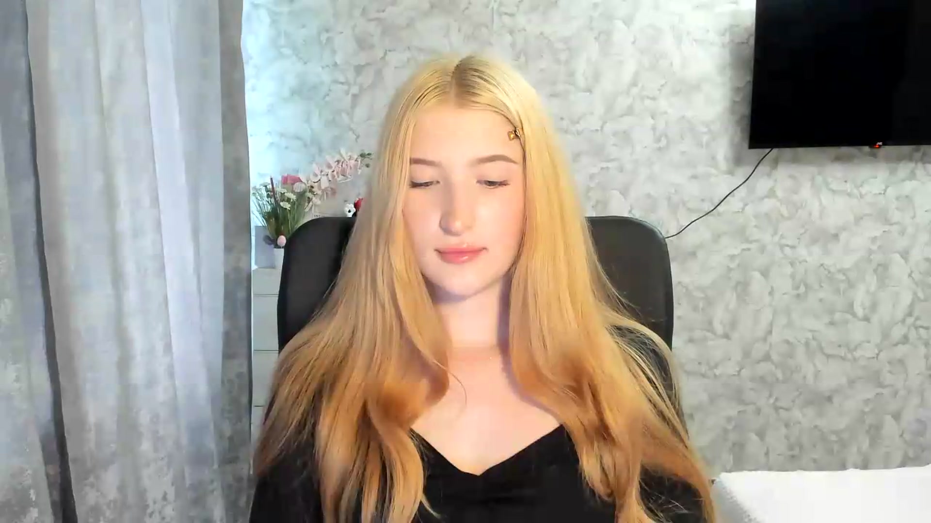 Gallery image thumbnail from Ilona_Here's myfreecams stream on, 05/23/2026, 14:57 image 8 of 20