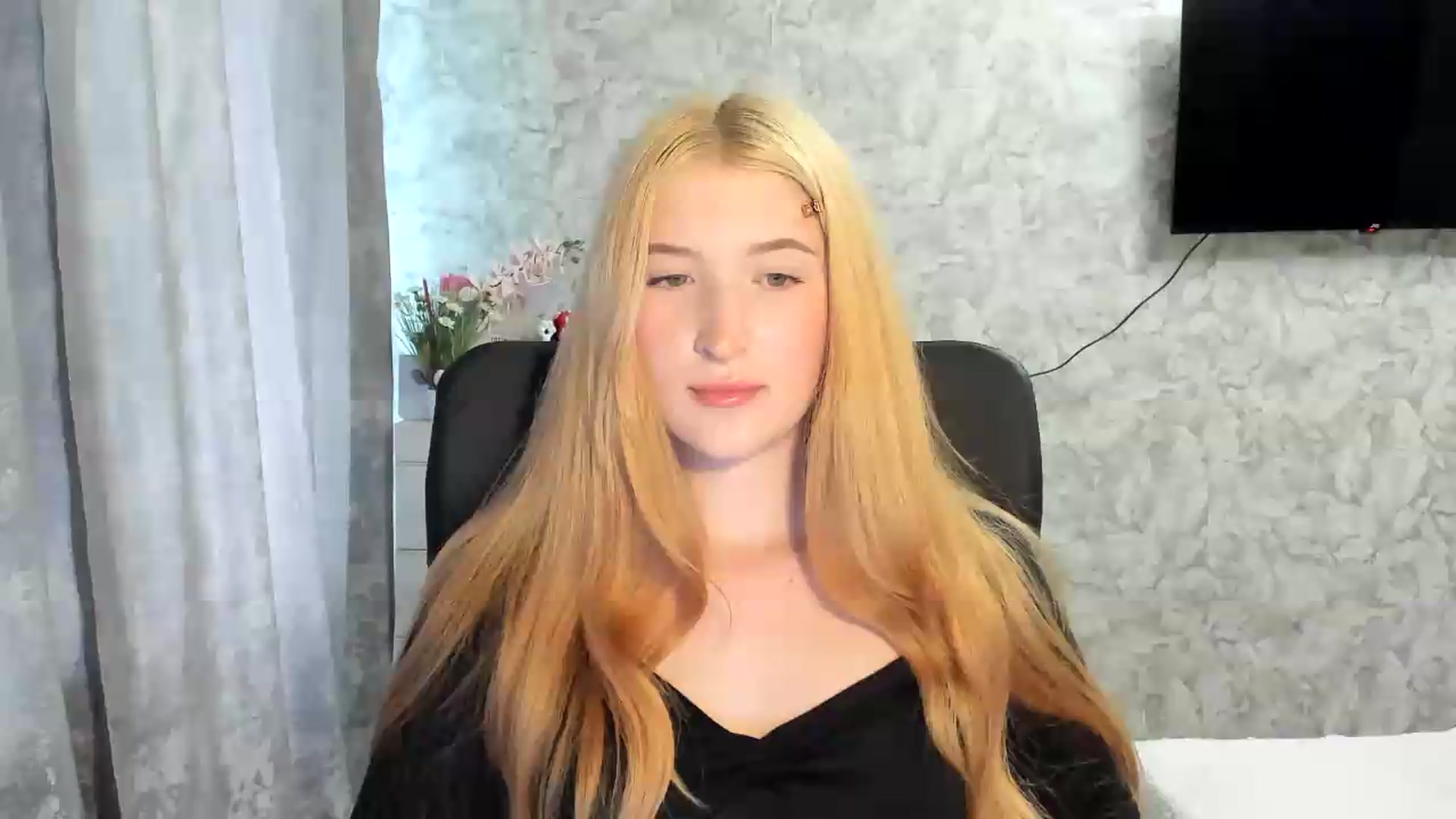 Gallery image thumbnail from Ilona_Here's myfreecams stream on, 05/23/2026, 14:57 image 4 of 20