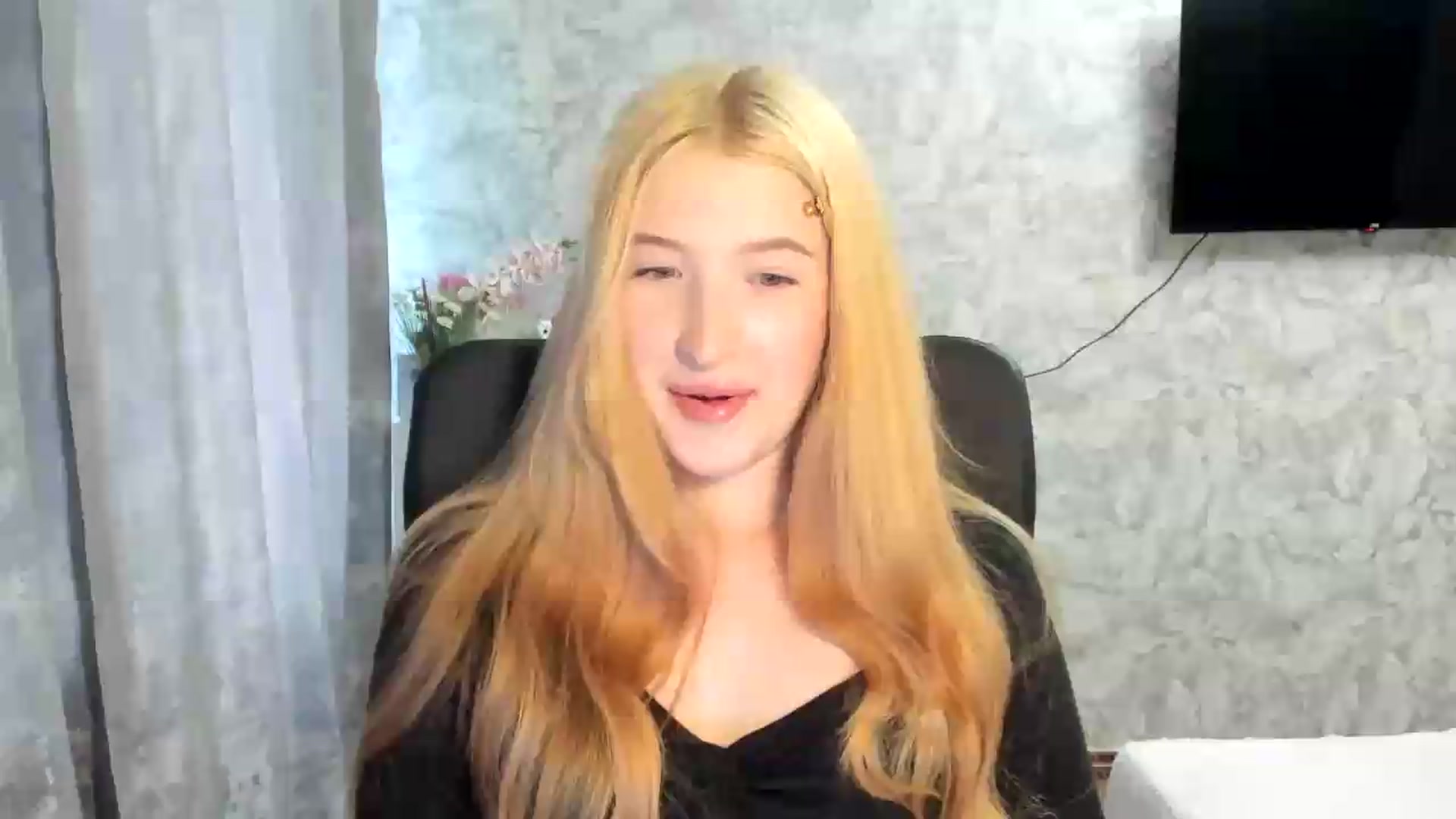 Gallery image thumbnail from Ilona_Here's myfreecams stream on, 05/23/2026, 14:57 image 16 of 20