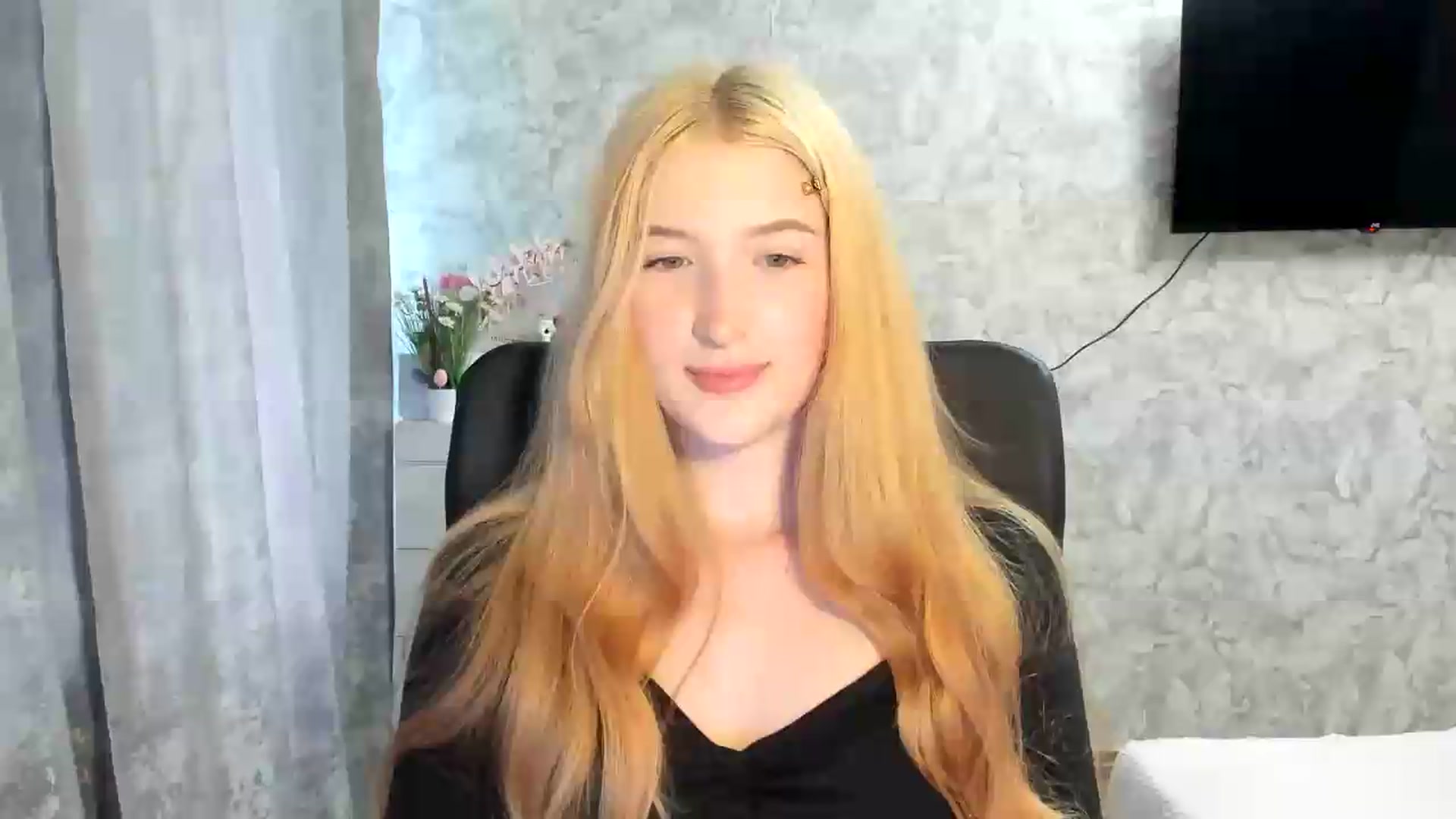 Gallery image thumbnail from Ilona_Here's myfreecams stream on, 05/23/2026, 14:57 image 17 of 20