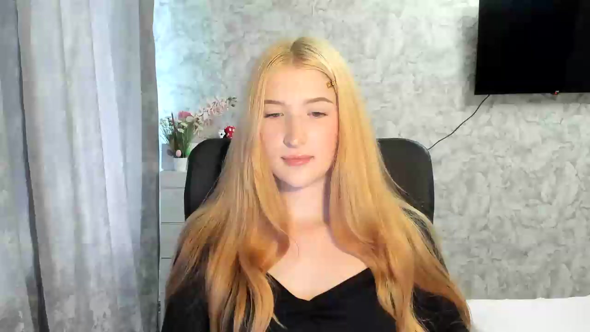 Gallery image thumbnail from Ilona_Here's myfreecams stream on, 05/23/2026, 14:57 image 3 of 20