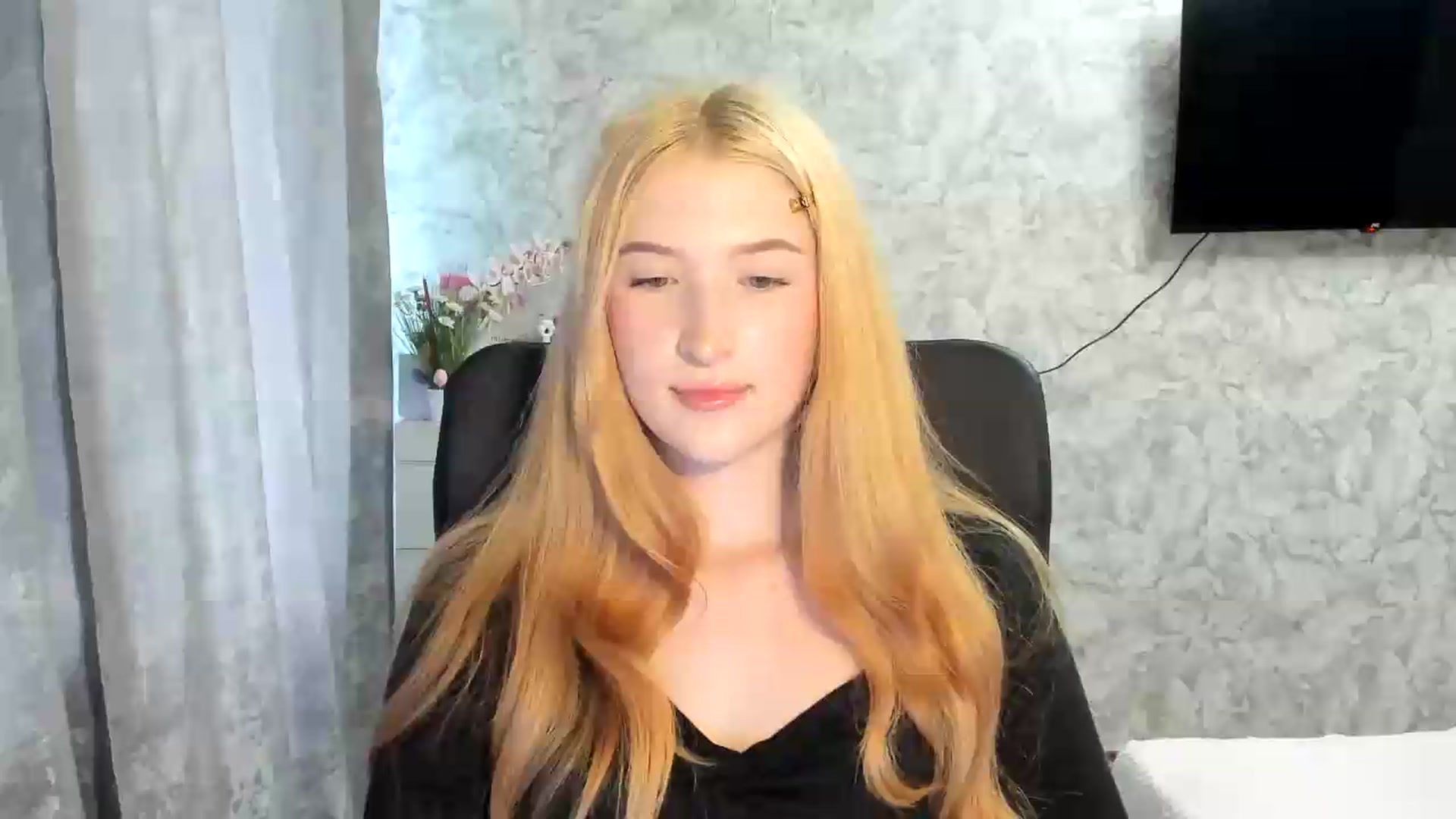 Gallery image thumbnail from Ilona_Here's myfreecams stream on, 05/23/2026, 14:57 image 9 of 20