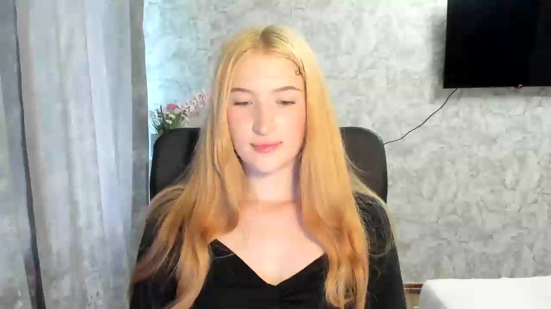 Gallery image thumbnail from Ilona_Here's myfreecams stream on, 05/23/2026, 14:57 image 10 of 20