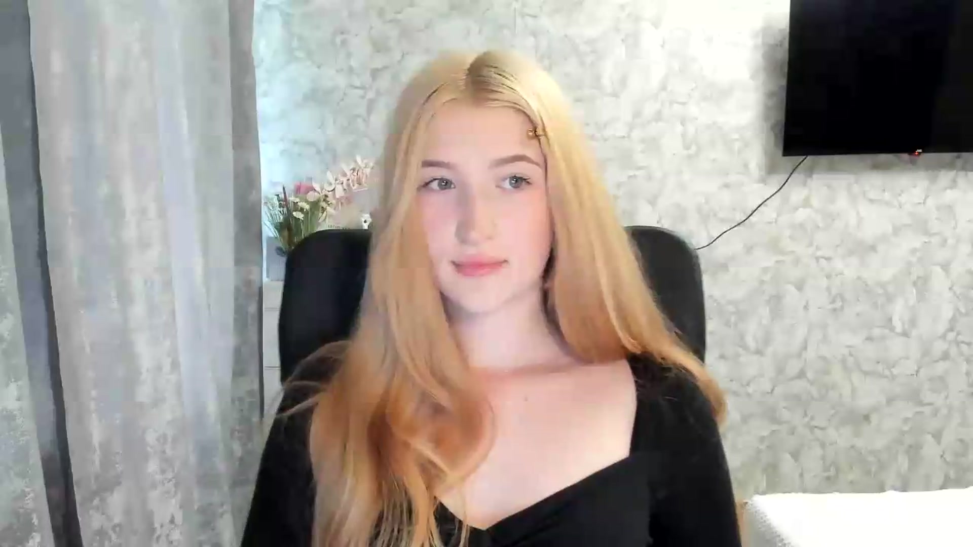 Gallery image thumbnail from Ilona_Here's myfreecams stream on, 05/23/2026, 15:31 image 18 of 20