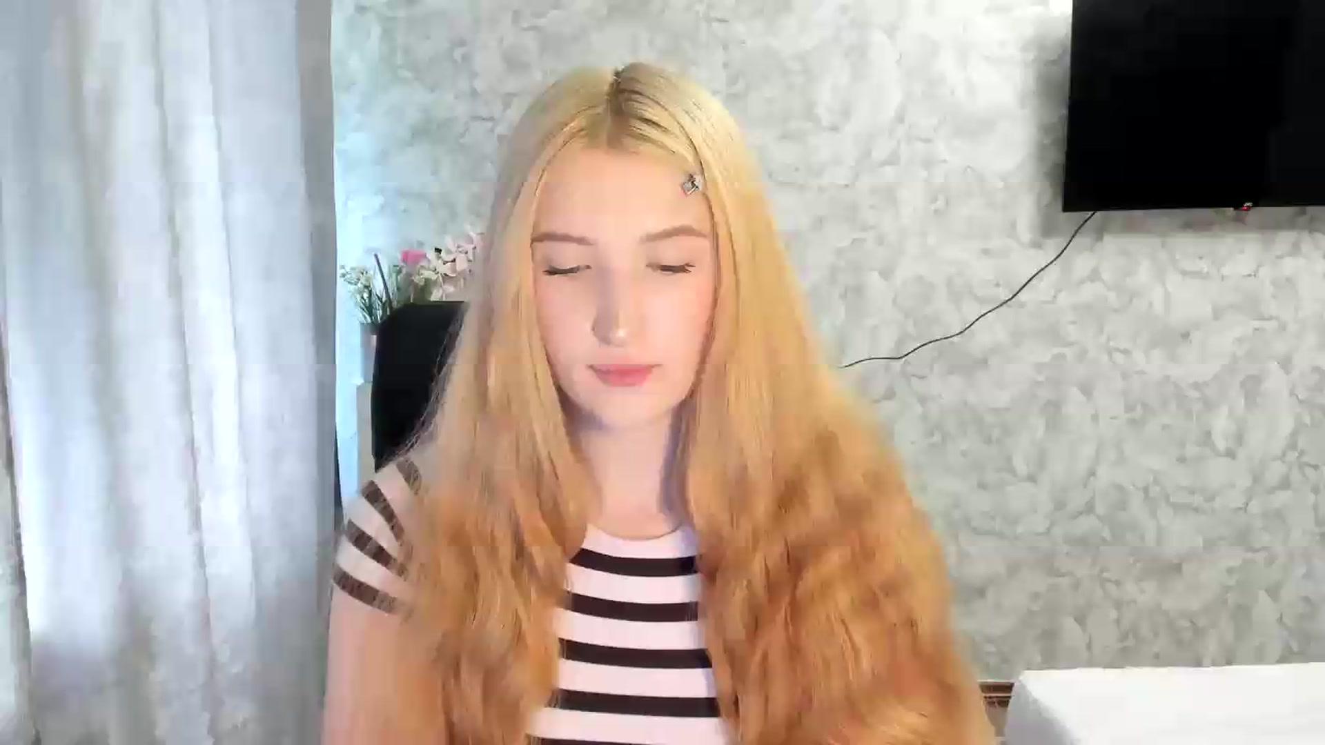 Gallery image thumbnail from Ilona_Here's myfreecams stream on, 05/26/2026, 14:25 image 1 of 20