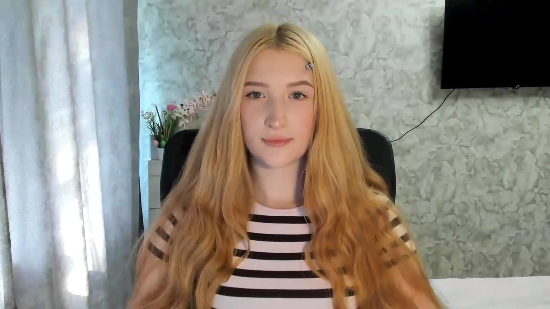 Gallery image thumbnail from Ilona_Here's myfreecams stream on, 05/26/2026, 14:25 image 8 of 20