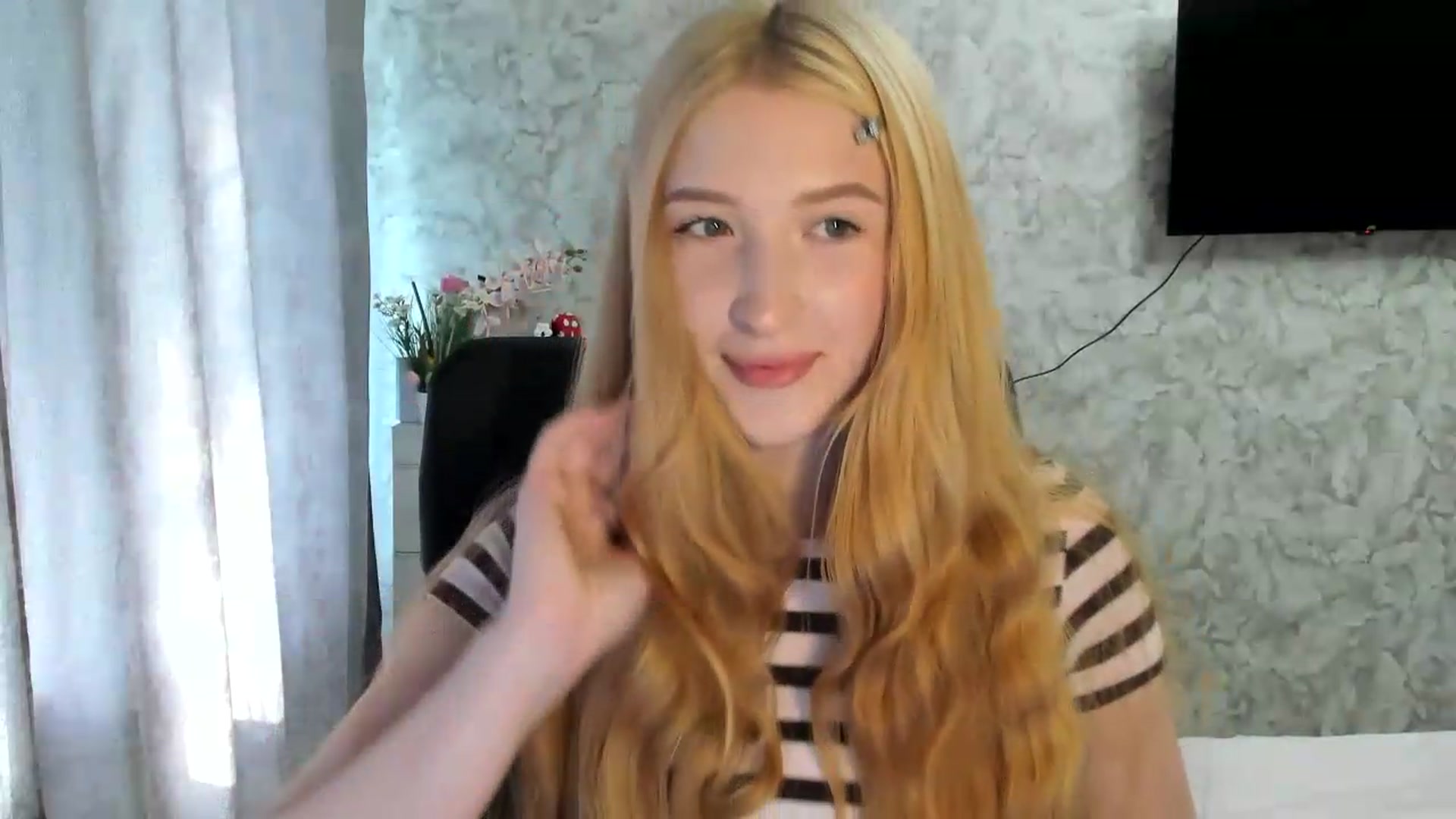 Gallery image thumbnail from Ilona_Here's myfreecams stream on, 05/26/2026, 14:25 image 5 of 20