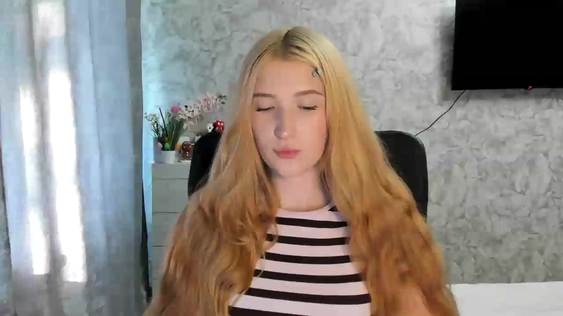 Gallery image thumbnail from Ilona_Here's myfreecams stream on, 05/26/2026, 15:55 image 11 of 20