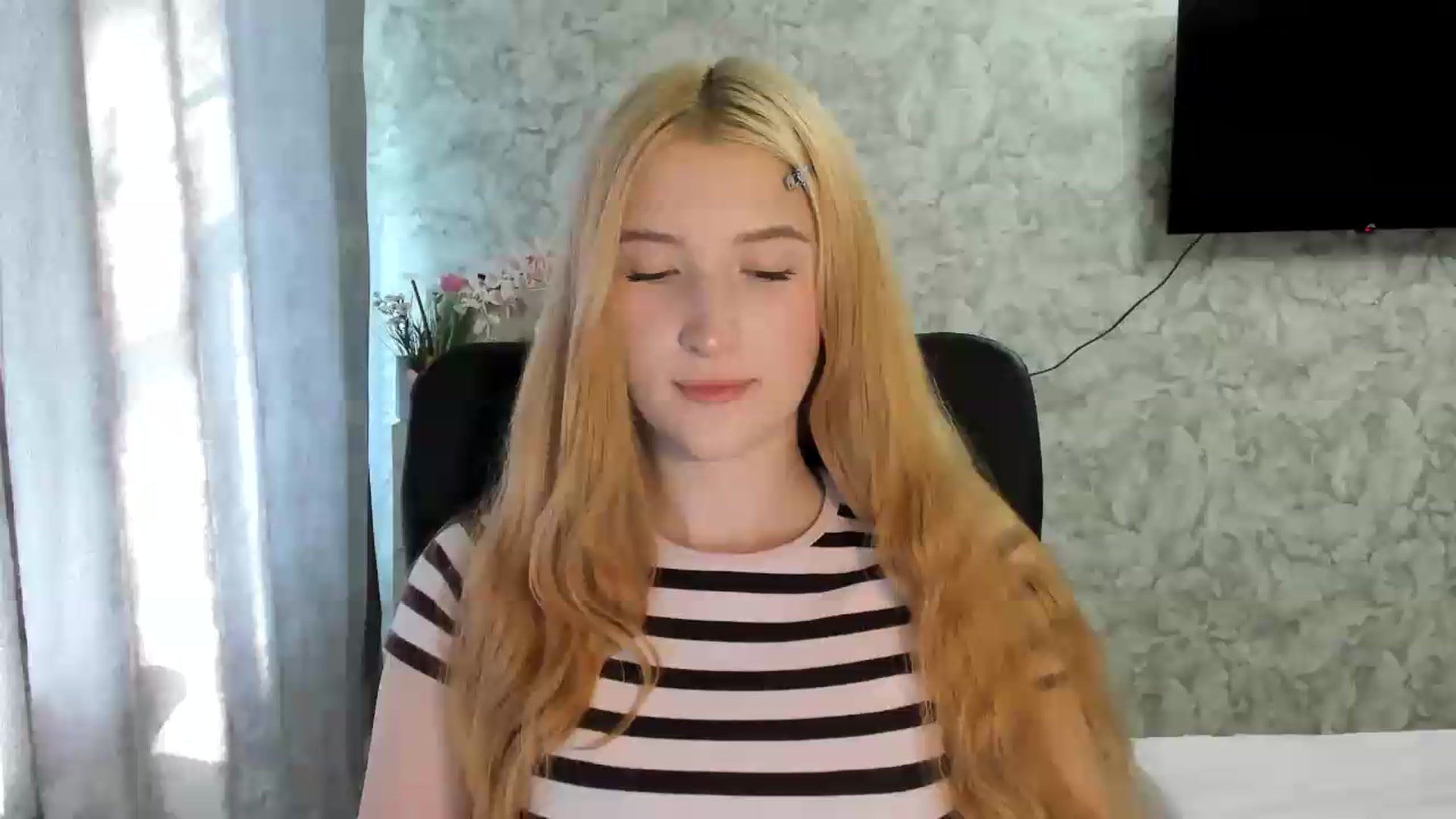 Gallery image thumbnail from Ilona_Here's myfreecams stream on, 05/26/2026, 15:55 image 1 of 20