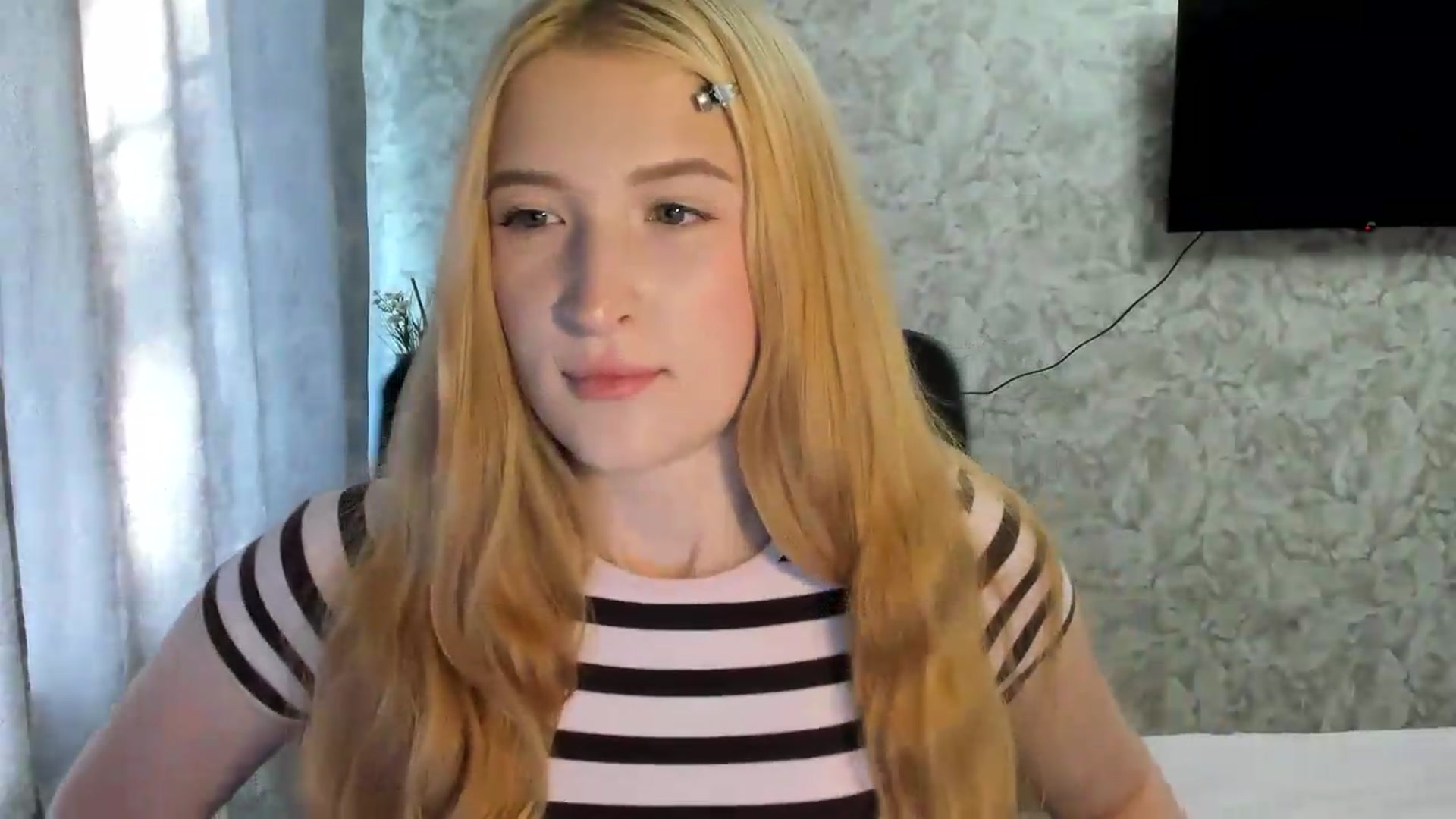 Gallery image thumbnail from Ilona_Here's myfreecams stream on, 05/26/2026, 15:55 image 3 of 20