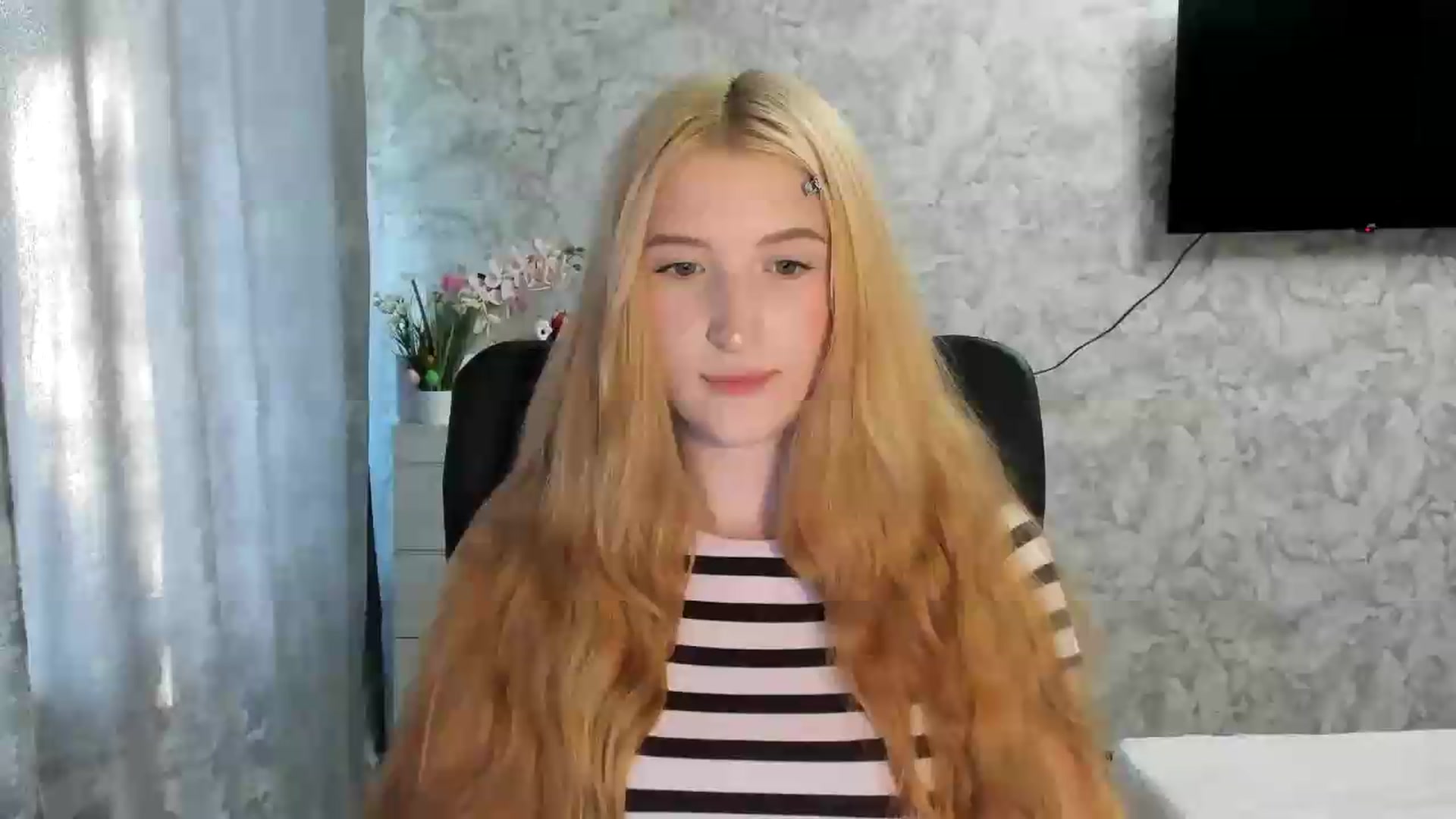 Gallery image thumbnail from Ilona_Here's myfreecams stream on, 05/26/2026, 15:55 image 18 of 20