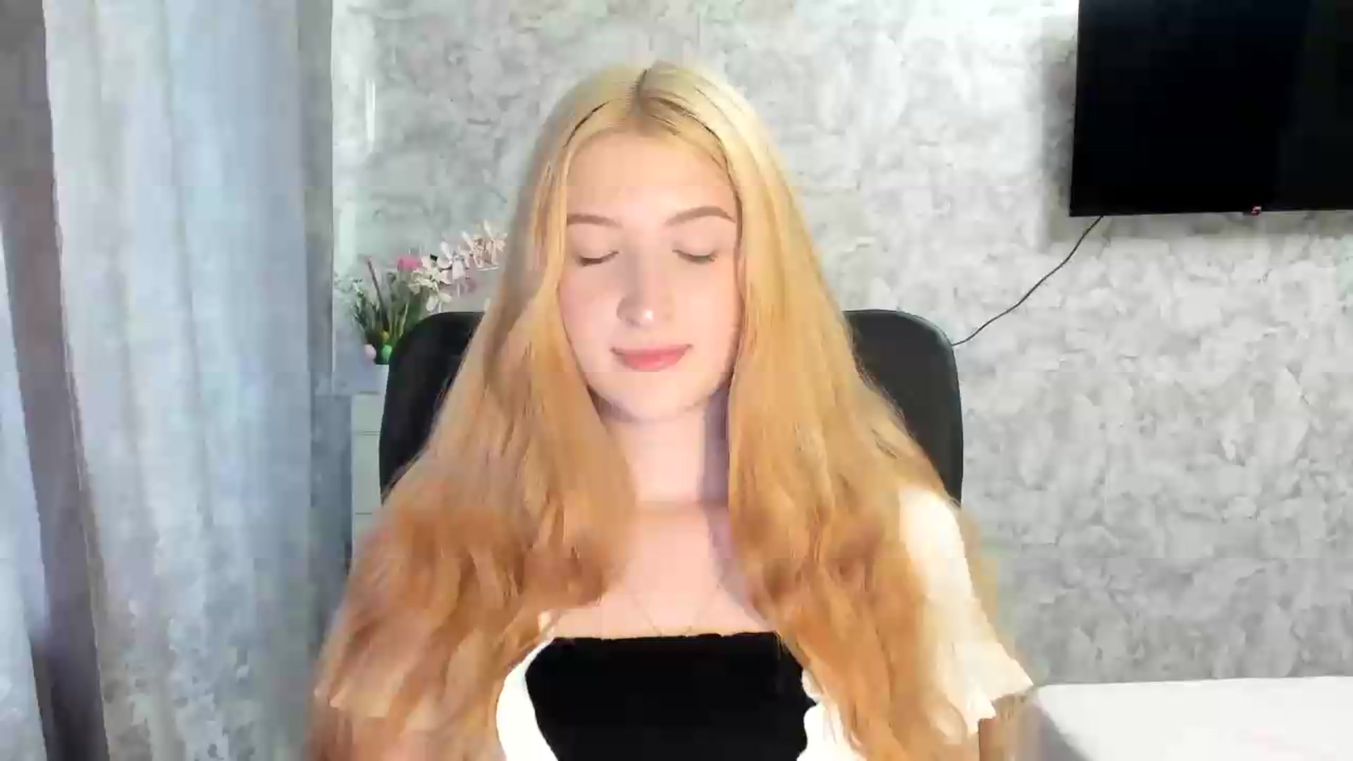 Gallery image thumbnail from Ilona_Here's myfreecams stream on, 05/27/2026, 17:11 image 1 of 20