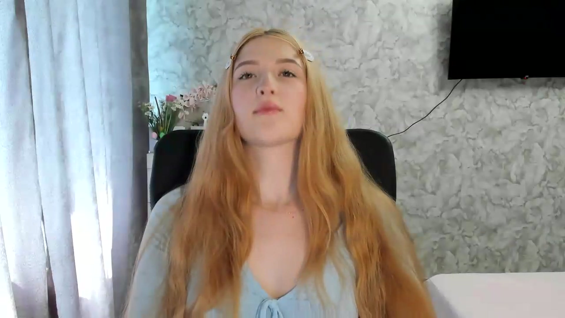 Gallery image thumbnail from Ilona_Here's myfreecams stream on, 05/29/2026, 12:49 image 10 of 20