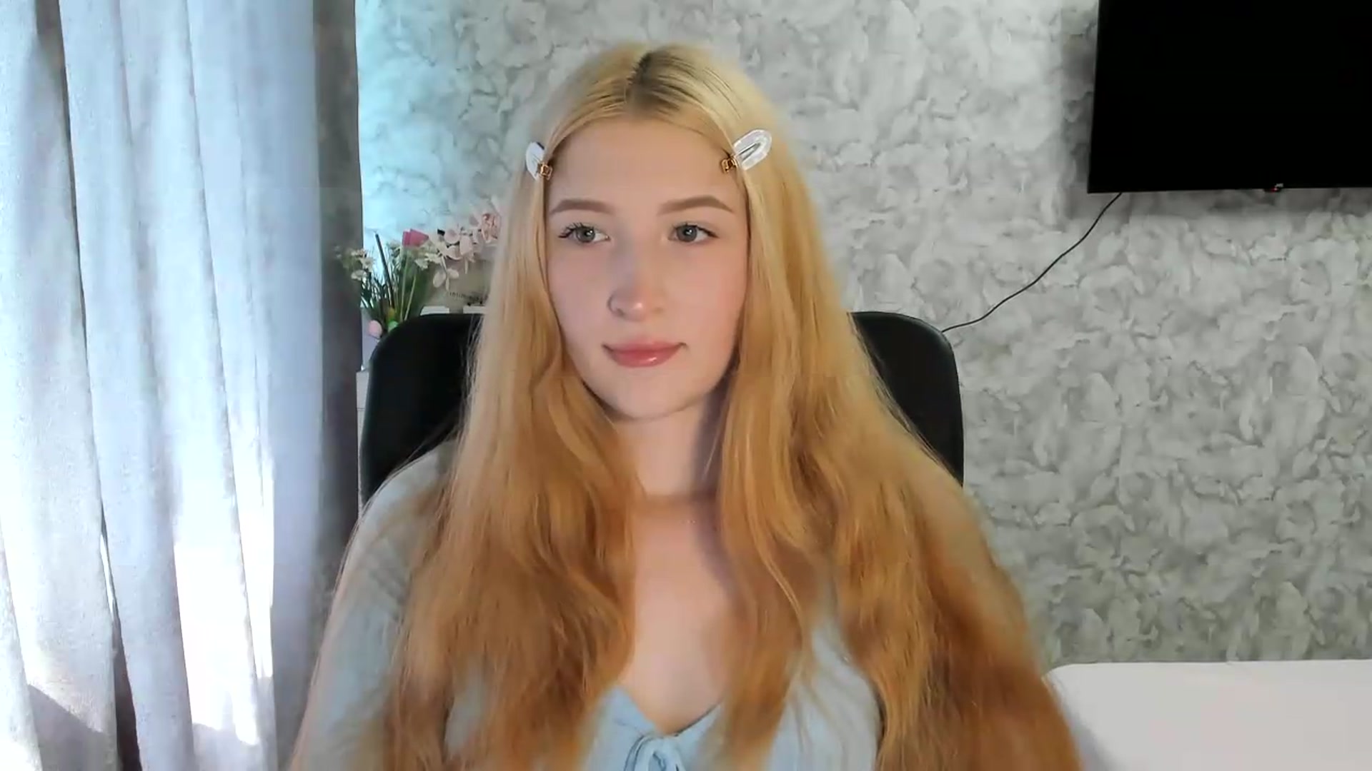 Gallery image thumbnail from Ilona_Here's myfreecams stream on, 05/29/2026, 12:49 image 7 of 20