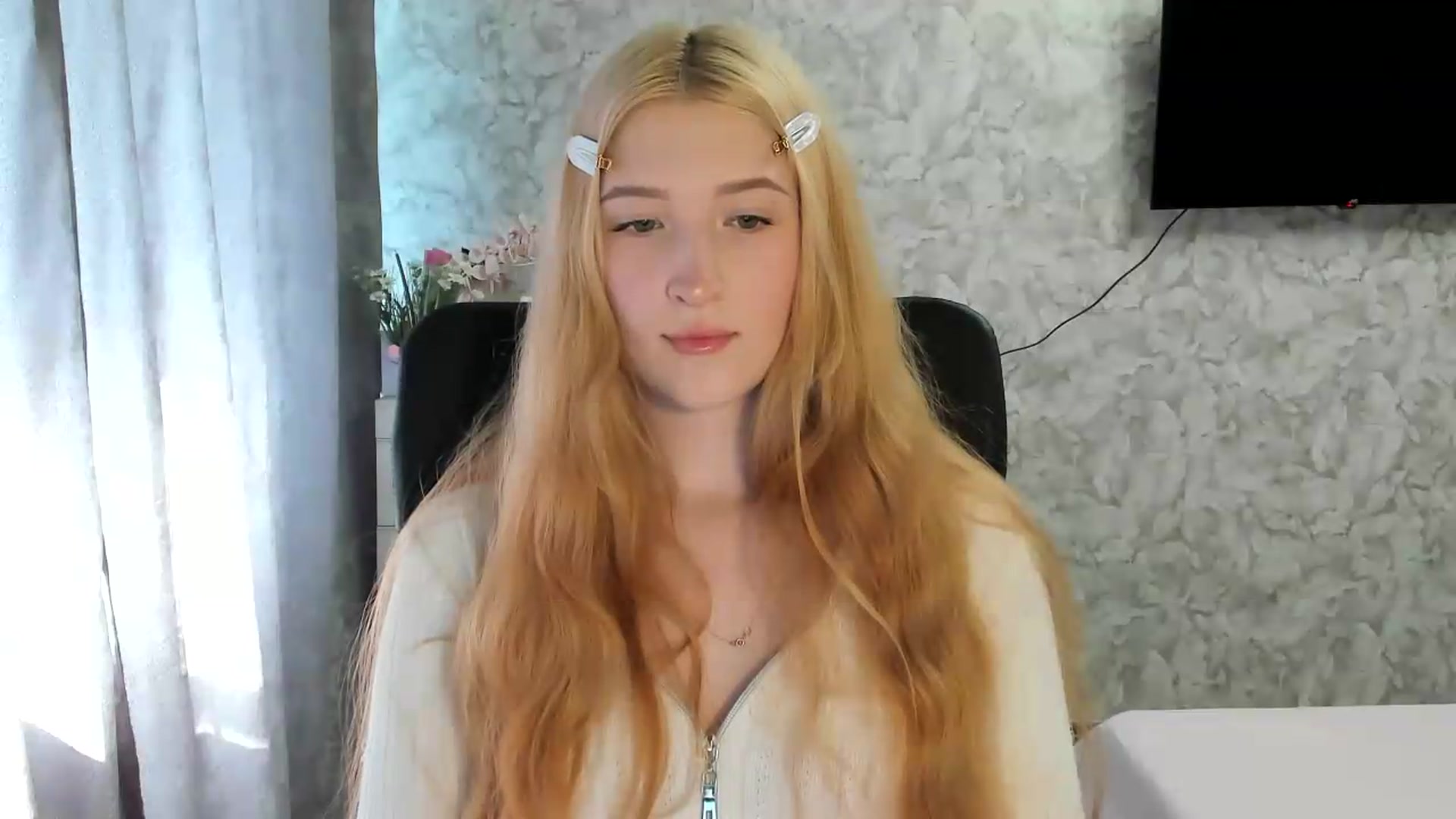 Gallery image thumbnail from Ilona_Here's myfreecams stream on, 05/29/2026, 13:26 image 12 of 20