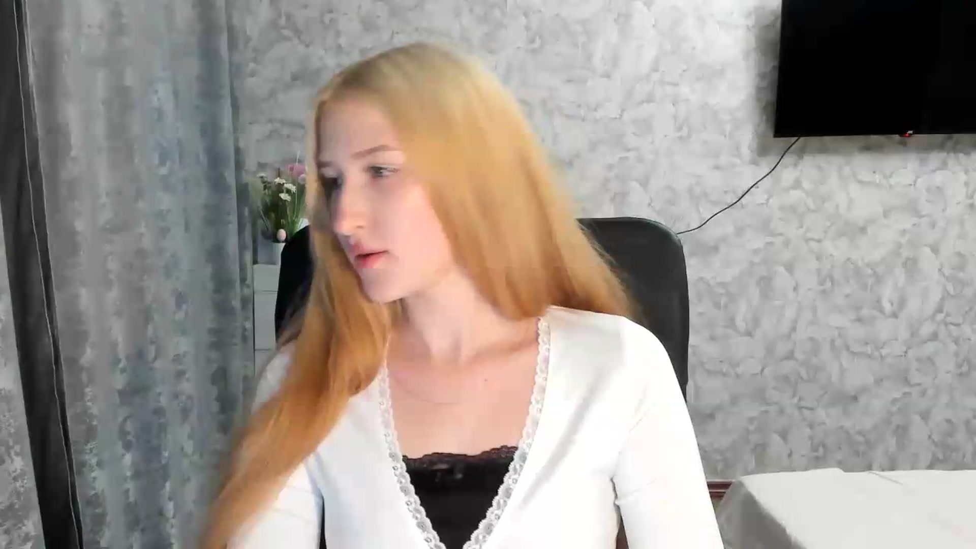 Gallery image thumbnail from Ilona_Here's myfreecams stream on, 06/05/2026, 18:03 image 9 of 20