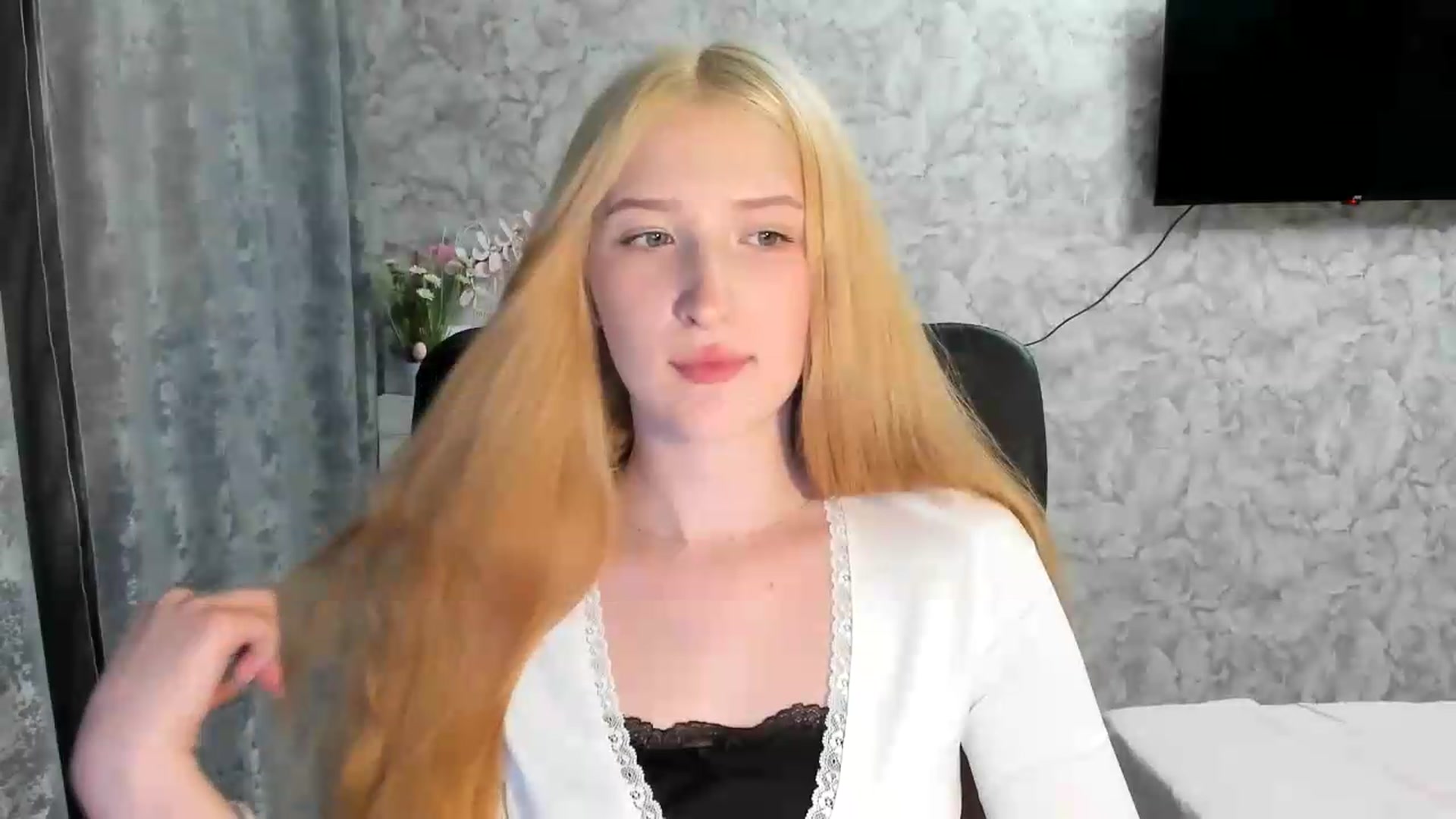 Gallery image thumbnail from Ilona_Here's myfreecams stream on, 06/05/2026, 19:20 image 2 of 20